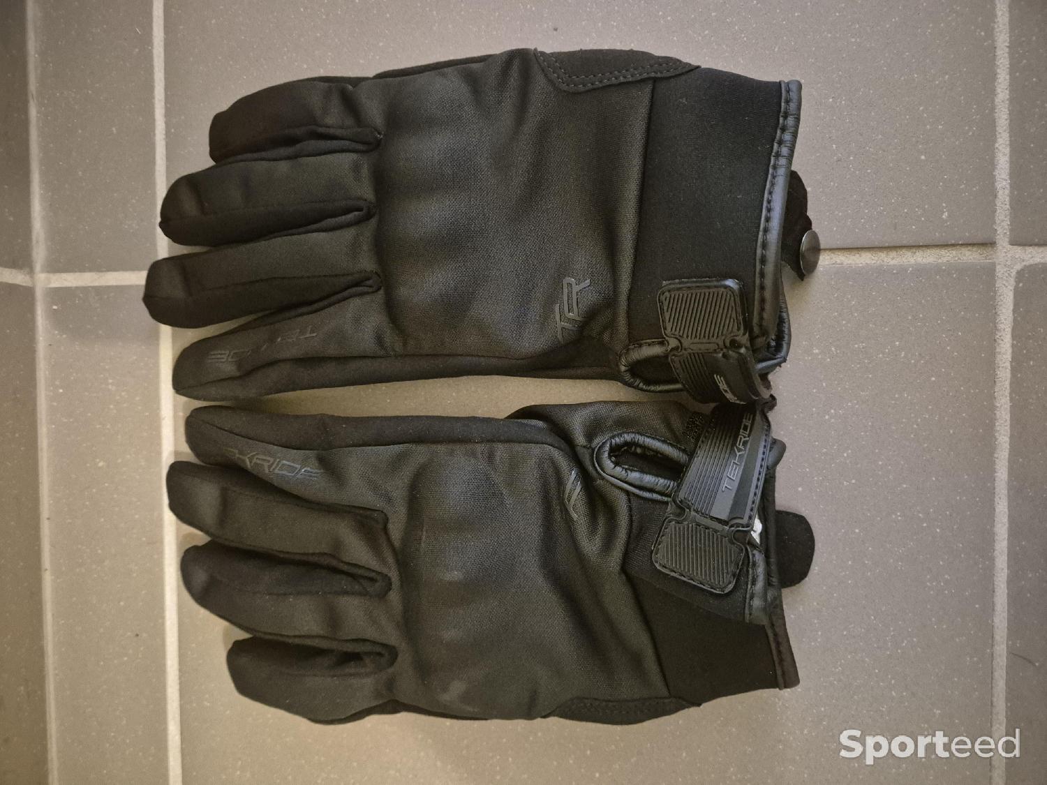 Gants  Comme neuf (c'est déjà la condition standard) reconditionné disponible sur Sporteed | Dero
