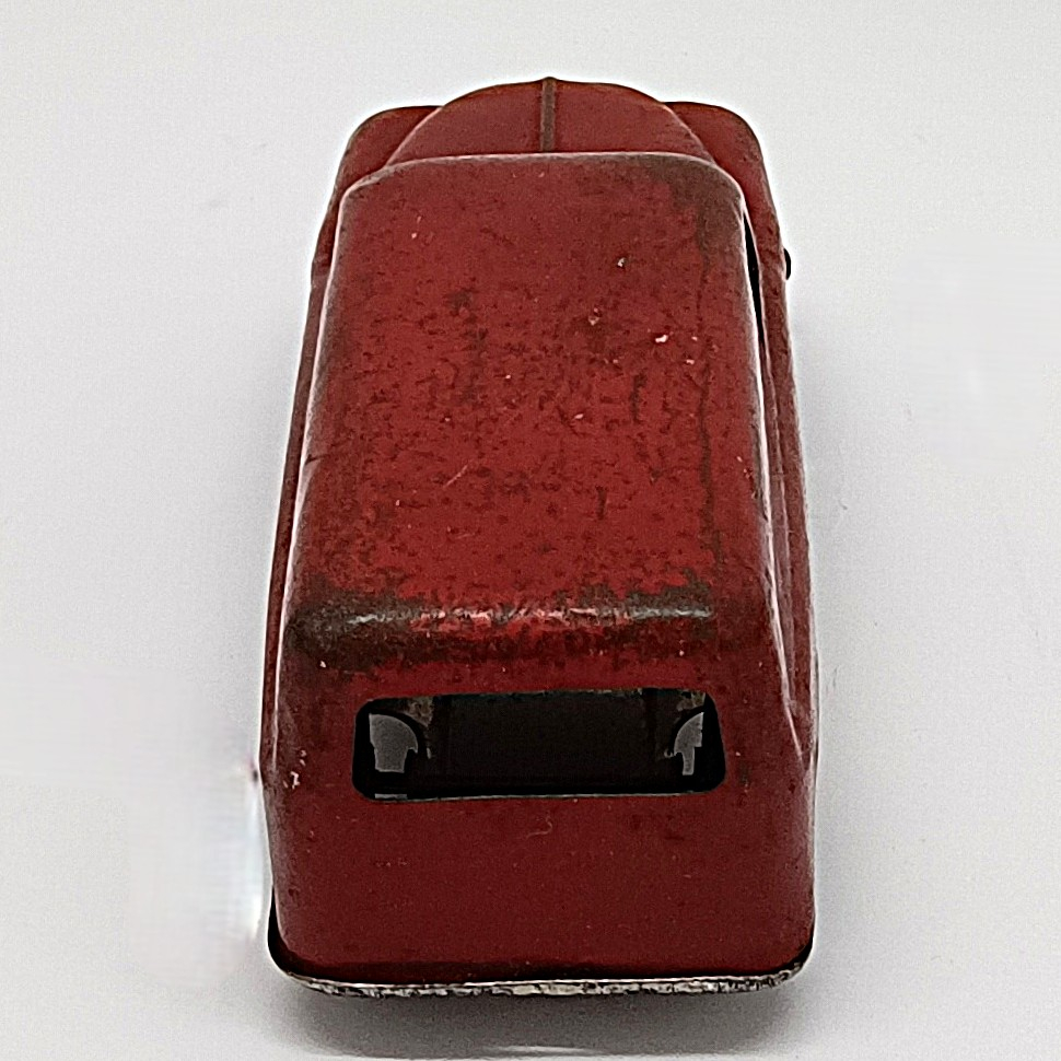 Voir photo 11 de Garage Mémo N°220 avec voiture utilitaire en tôle rouge – Jouet ancien Made in France Garage Mémo N°220 avec voiture utilitaire en tôle rouge – Jouet ancien Made in France Bon état reconditionné photo 11