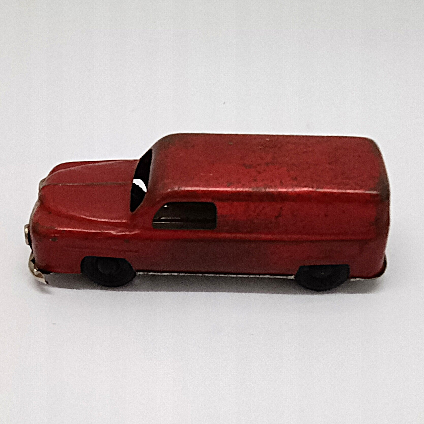 Voir photo 12 de Garage Mémo N°220 avec voiture utilitaire en tôle rouge – Jouet ancien Made in France Garage Mémo N°220 avec voiture utilitaire en tôle rouge – Jouet ancien Made in France Bon état reconditionné photo 12