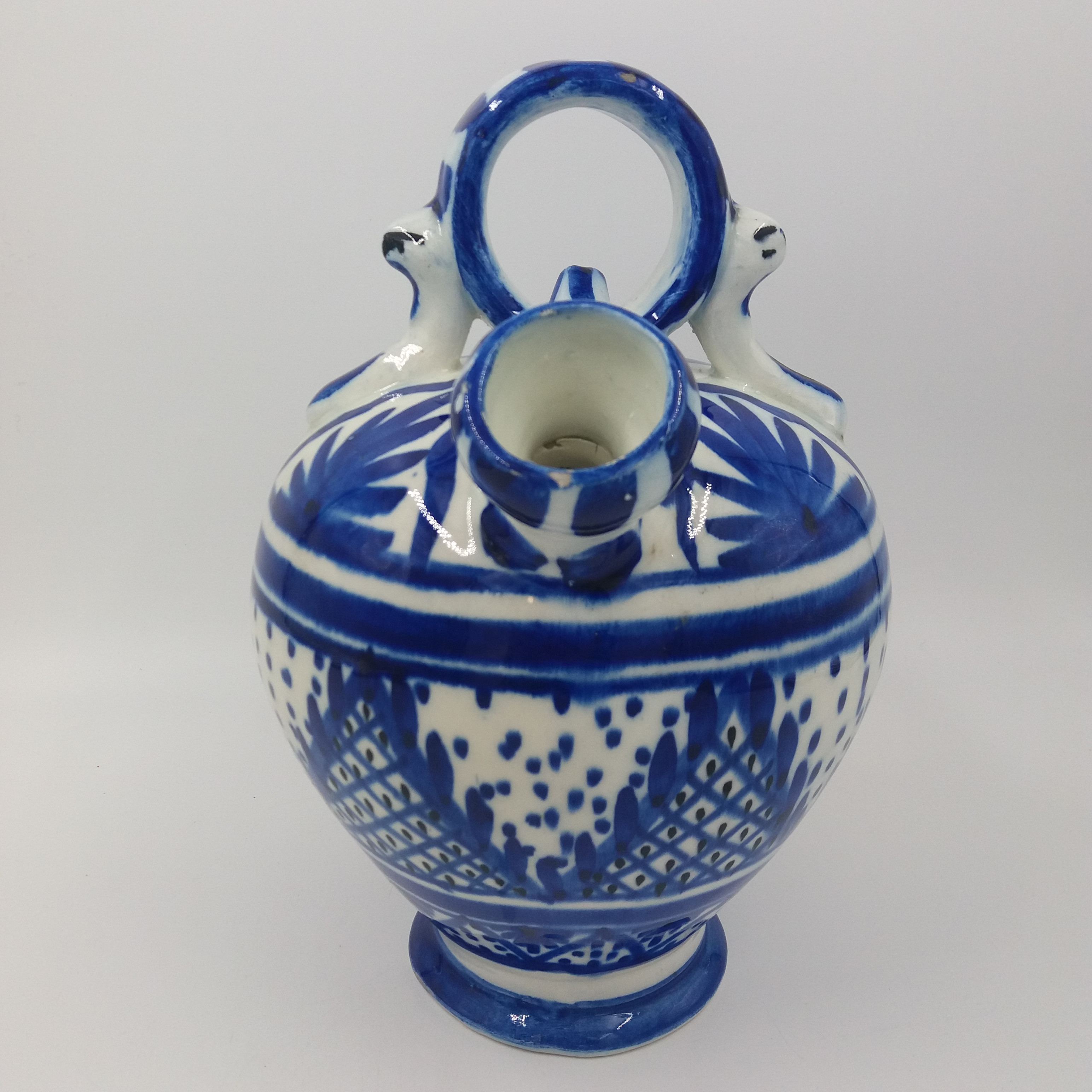 Voir photo 2 de Gargoulette en céramique à motif bleu de 22cm de haut Gargoulette en céramique à motif bleu de 22cm de haut Bon état reconditionné photo 2