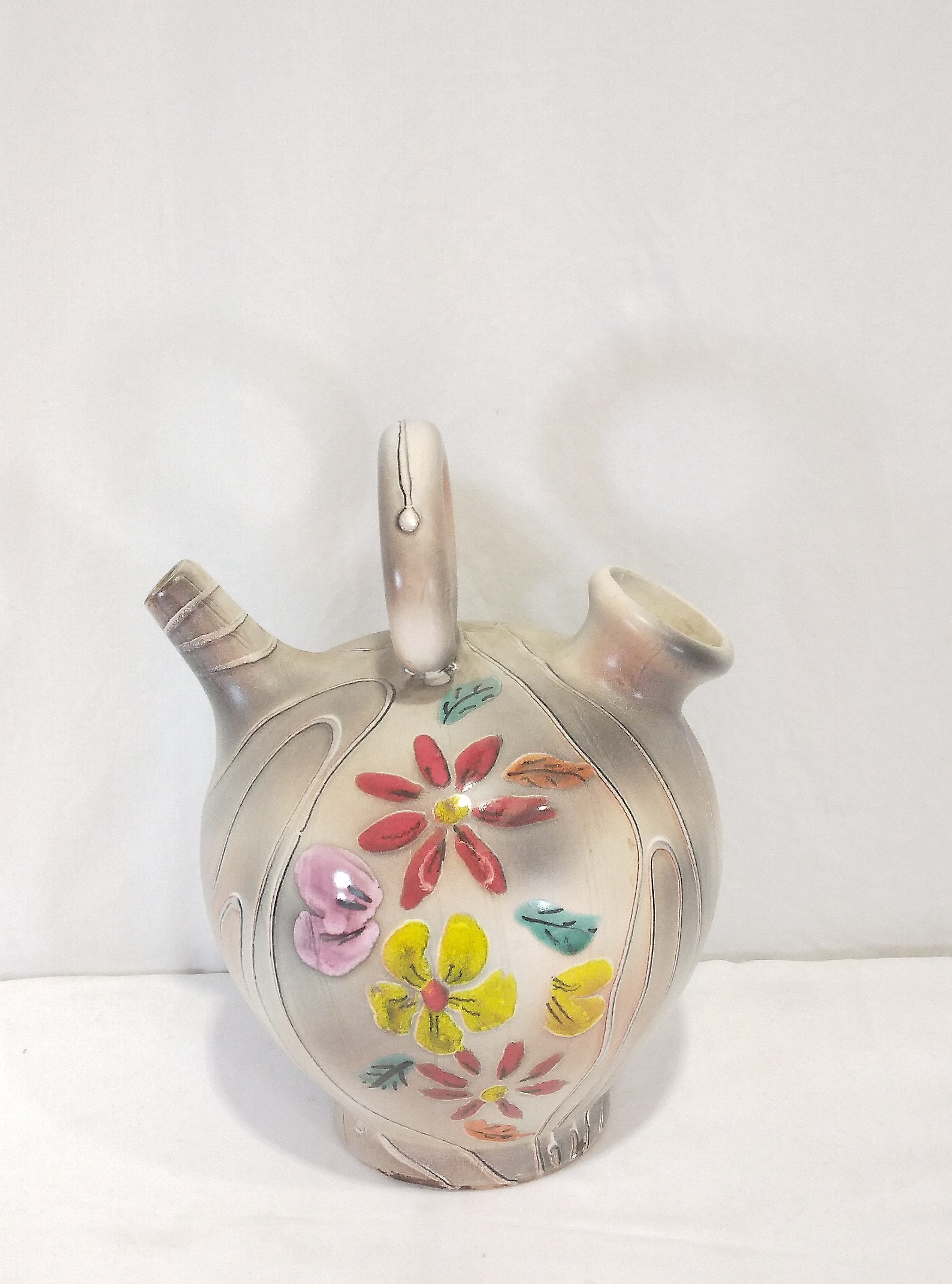 Acheter Gargoulette, motif floral. Très bon état - 10,00 € Gargoulette, motif floral. Très bon état reconditionné disponible sur Label Emmaüs