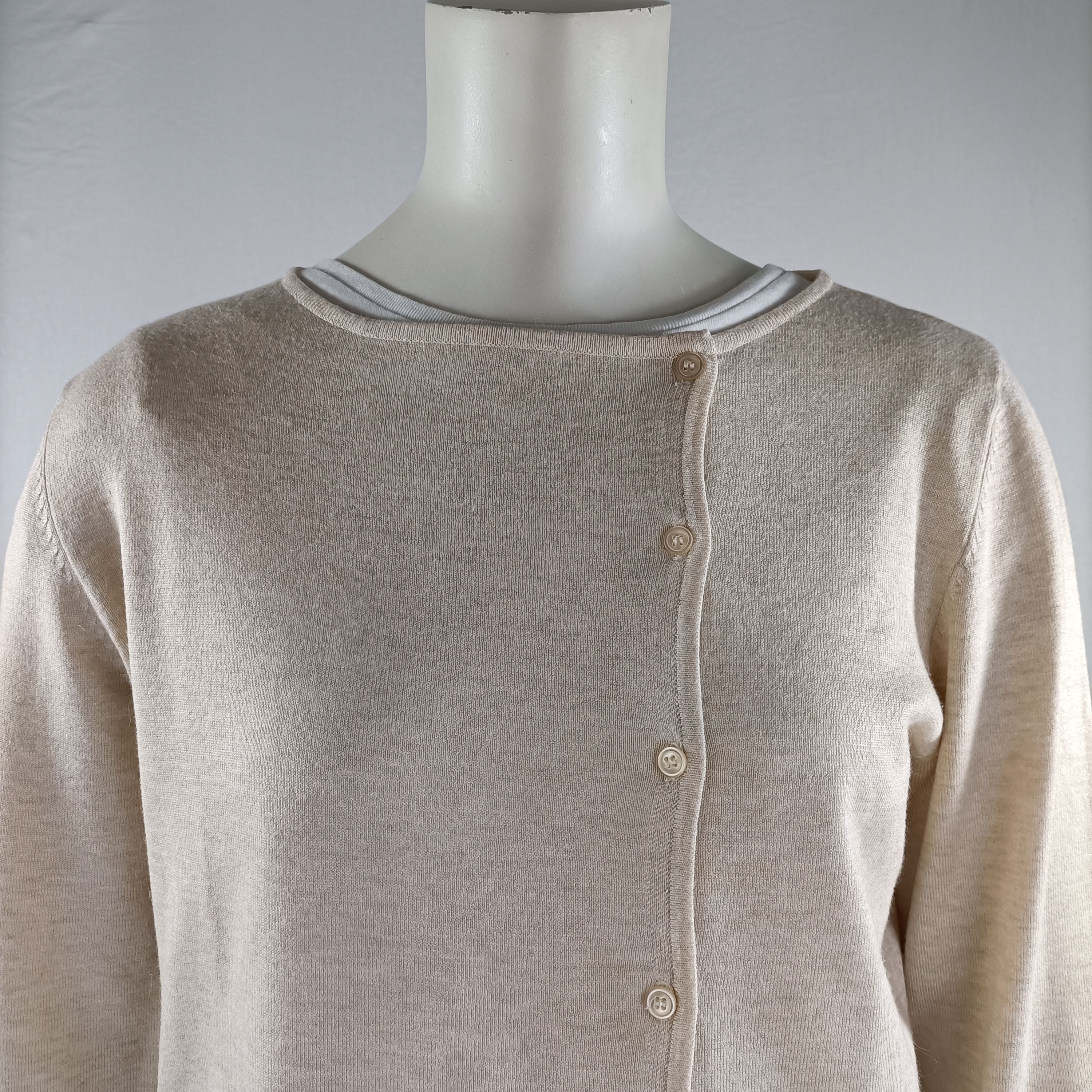 Voir photo 6 de Gilet beige - Laetitia Ivanez x Galeries Lafayette - Taille XS Gilet beige - Laetitia Ivanez x Galeries Lafayette - Taille XS Très bon état reconditionné photo 6