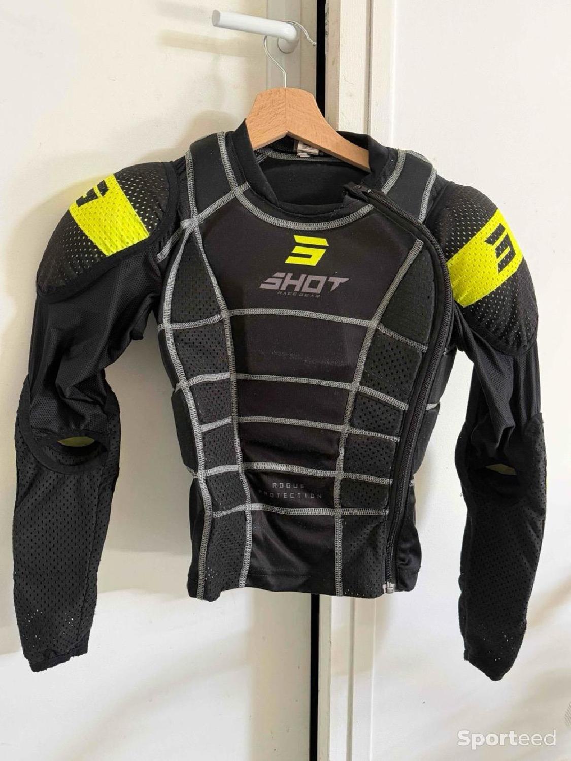 Gilet BMX SHOT ROGUE 2.0 BLACK ENFANT S Très bon état reconditionné disponible sur Sporteed