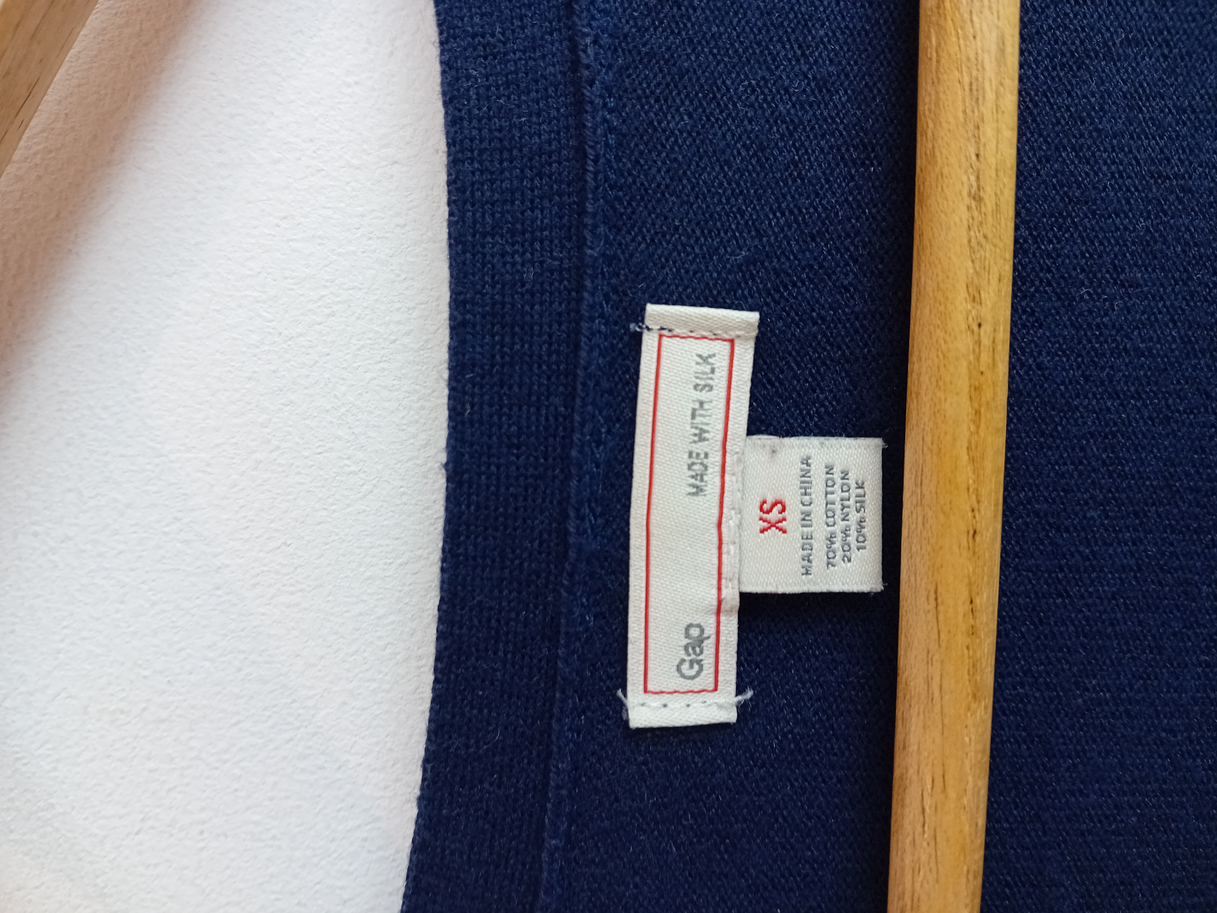 Voir photo 4 de Gilet Cardigan Rayé Bleu Marine & Blanc Gap Xs (T4502) Gilet Cardigan Rayé Bleu Marine & Blanc Gap Xs (T4502) Très bon état reconditionné photo 4
