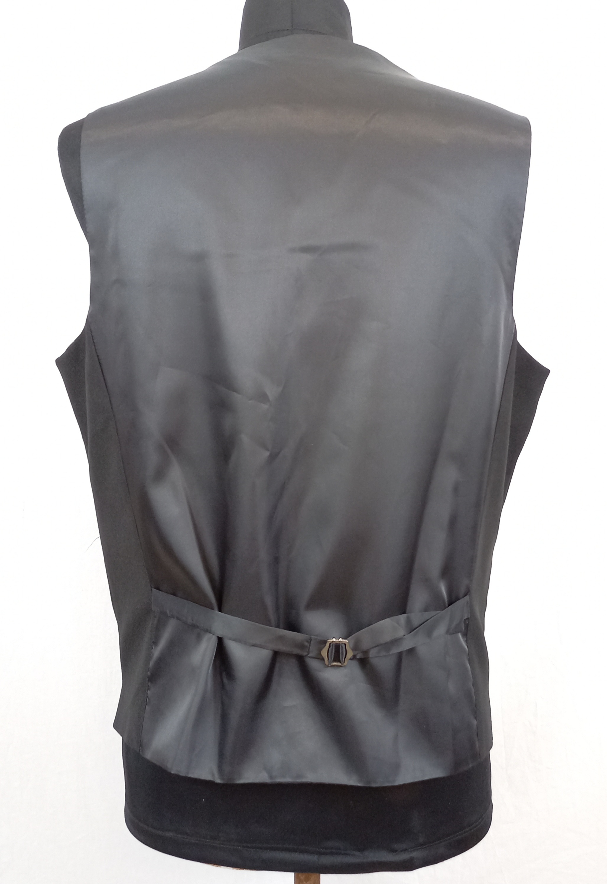 Voir photo 2 de Gilet de costume "tissaia" H SM TXL bi matière noir Gilet de costume "tissaia" H SM TXL bi matière noir Très bon état reconditionné photo 2