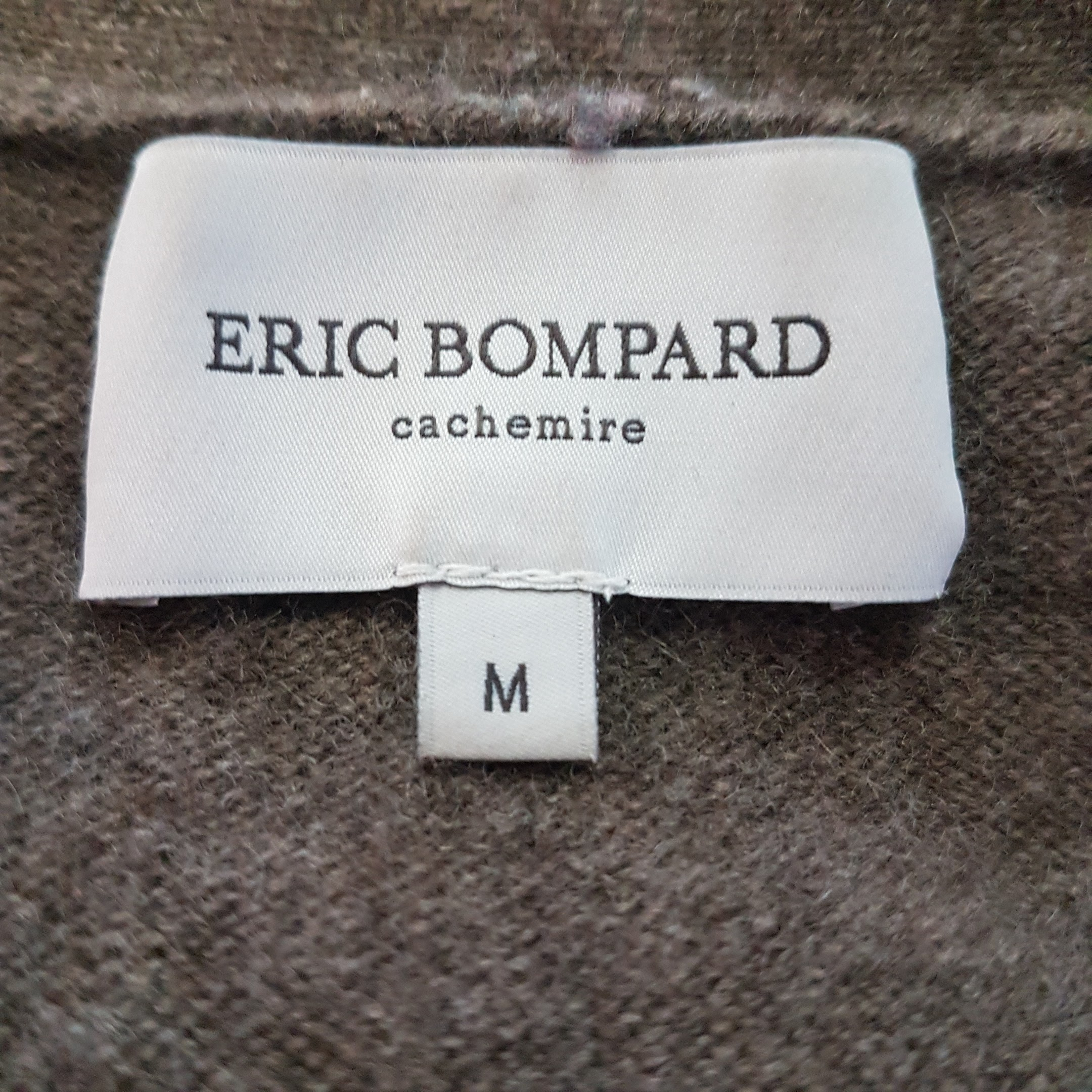 Voir photo 6 de Gilet en Cachemire - Eric Bompard - M Gilet en Cachemire - Eric Bompard - M Très bon état reconditionné photo 6