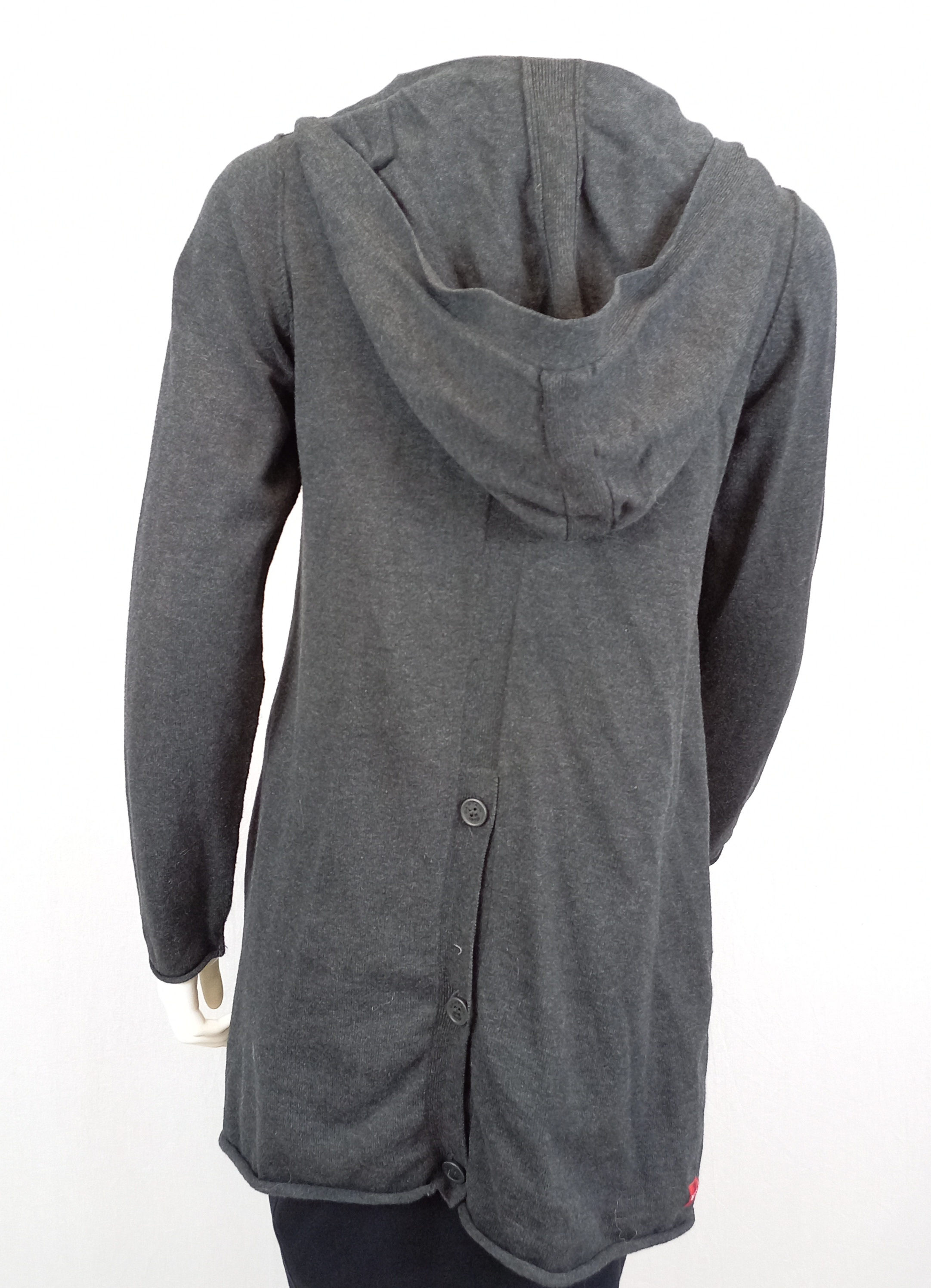 Voir photo 3 de Gilet long gris foncé "miss captain" T1 nombreux boutons poches originales Gilet long gris foncé "miss captain" T1 nombreux boutons poches originales Très bon état reconditionné photo 3