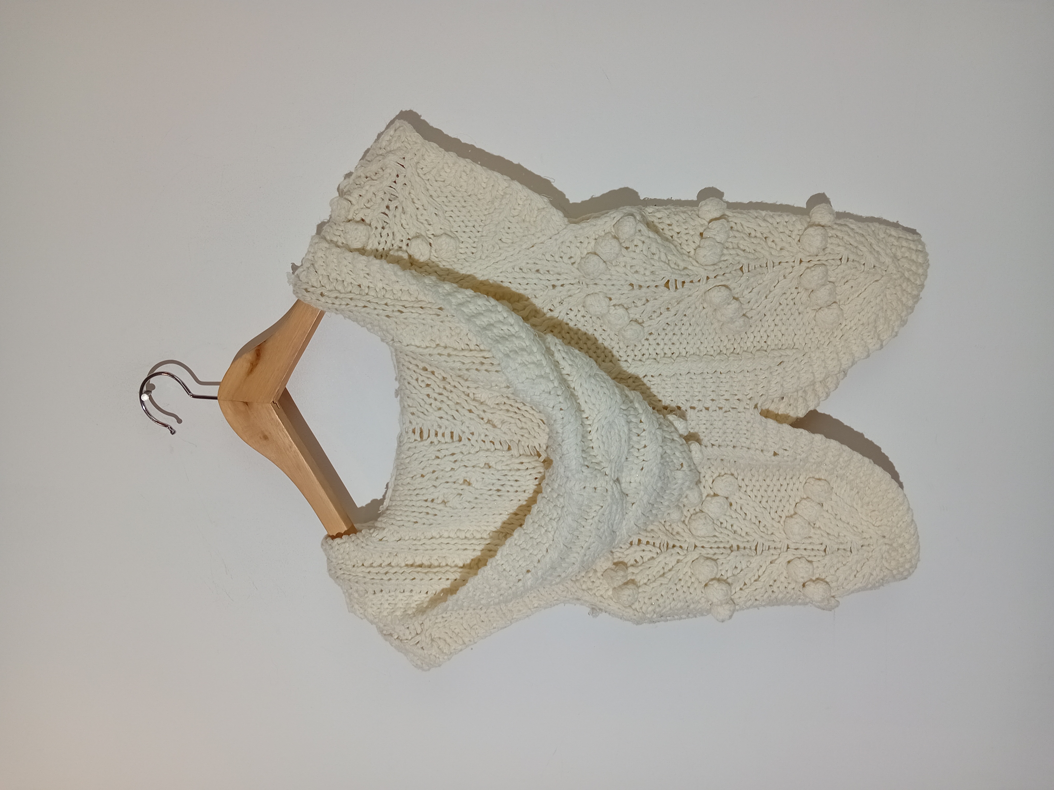 Voir photo 2 de Gilet Maille Torsadée Blanc Cassé M (V3544) Gilet Maille Torsadée Blanc Cassé M (V3544) Bon état reconditionné photo 2