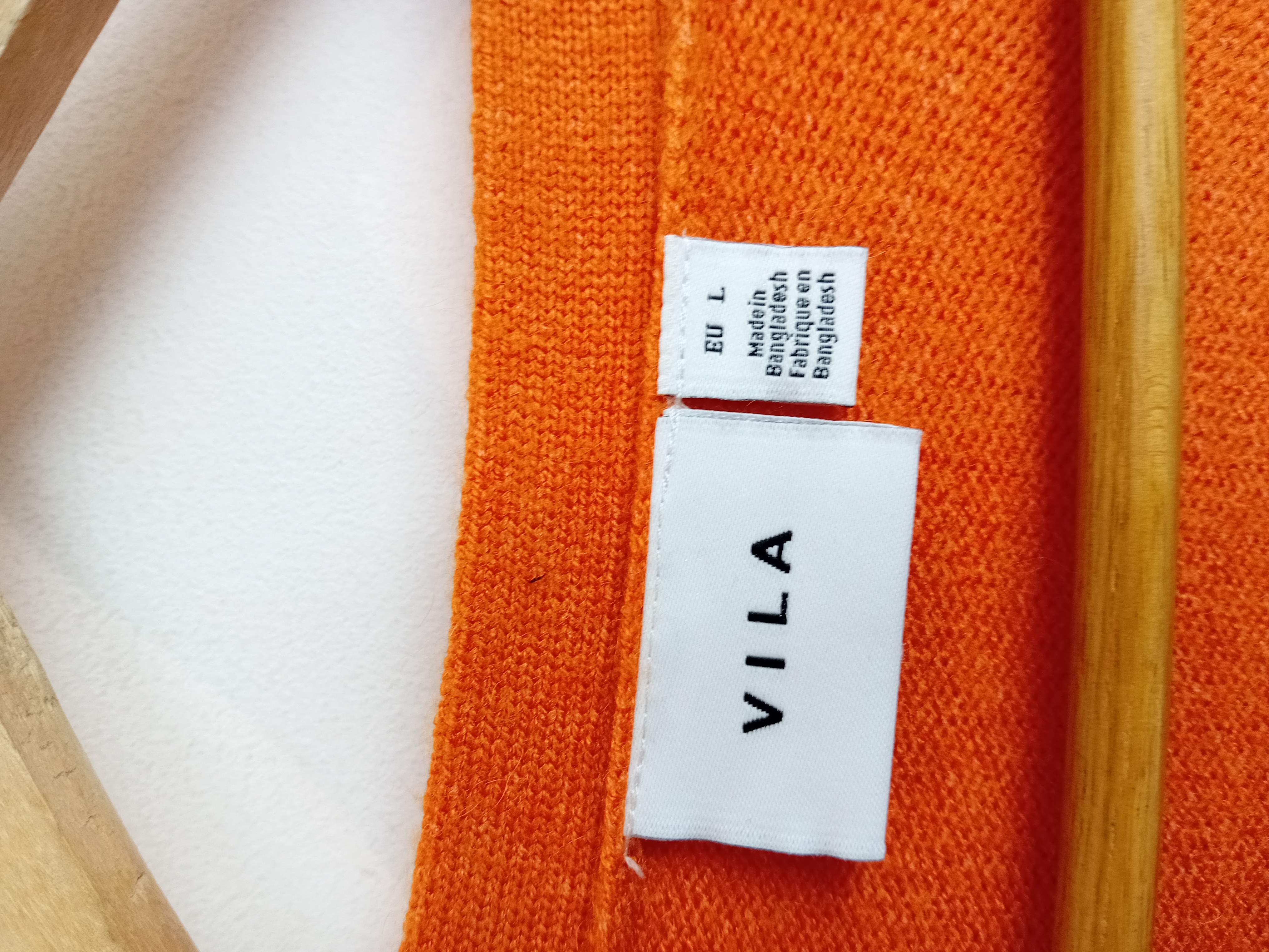 Voir photo 5 de Gilet Orange Vif Maille Douce Vila Taille L (T5646) Gilet Orange Vif Maille Douce Vila Taille L (T5646) Très bon état reconditionné photo 5