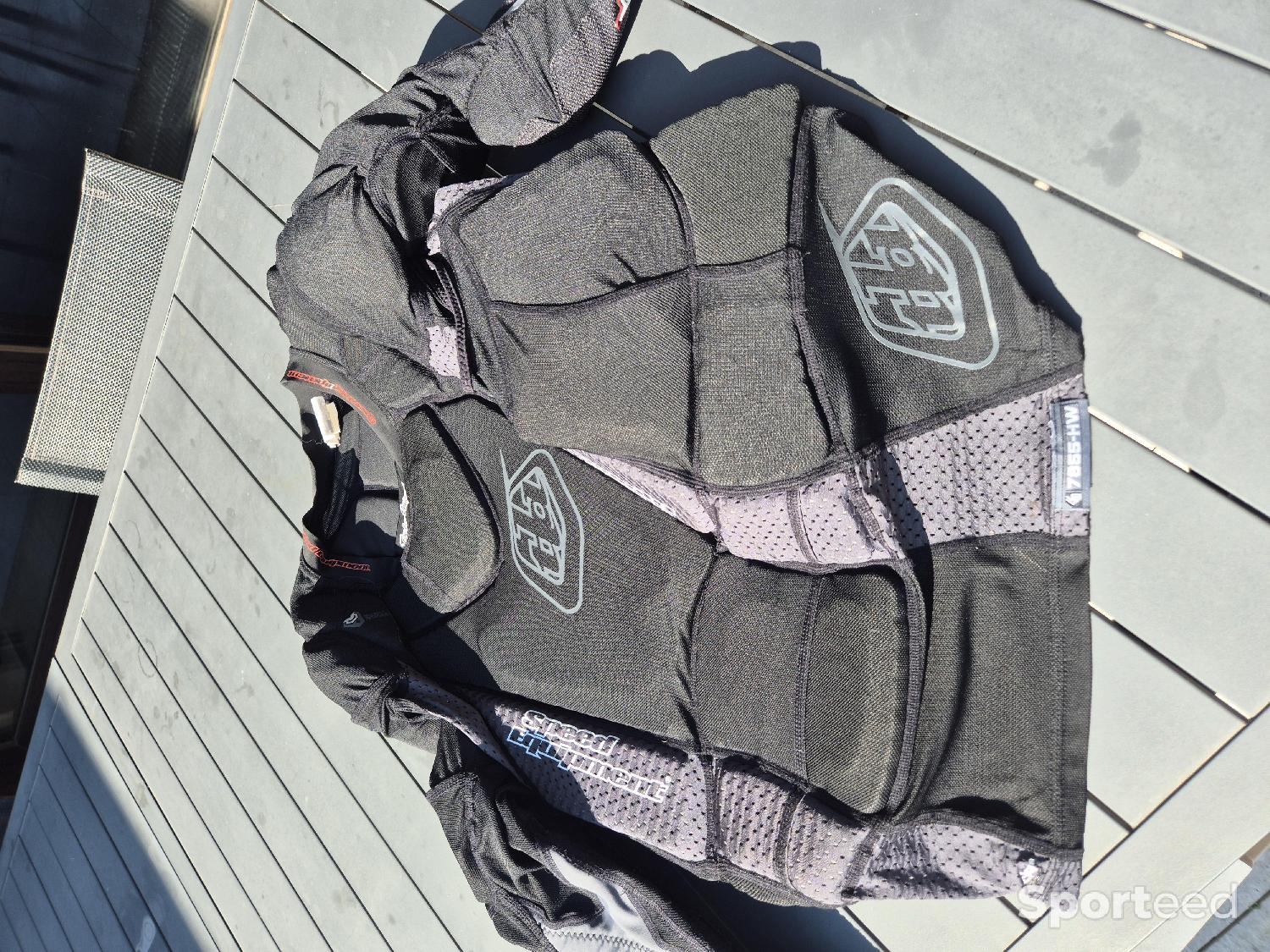 Gilet protection Troyleedesign Très bon état reconditionné disponible sur Sporteed