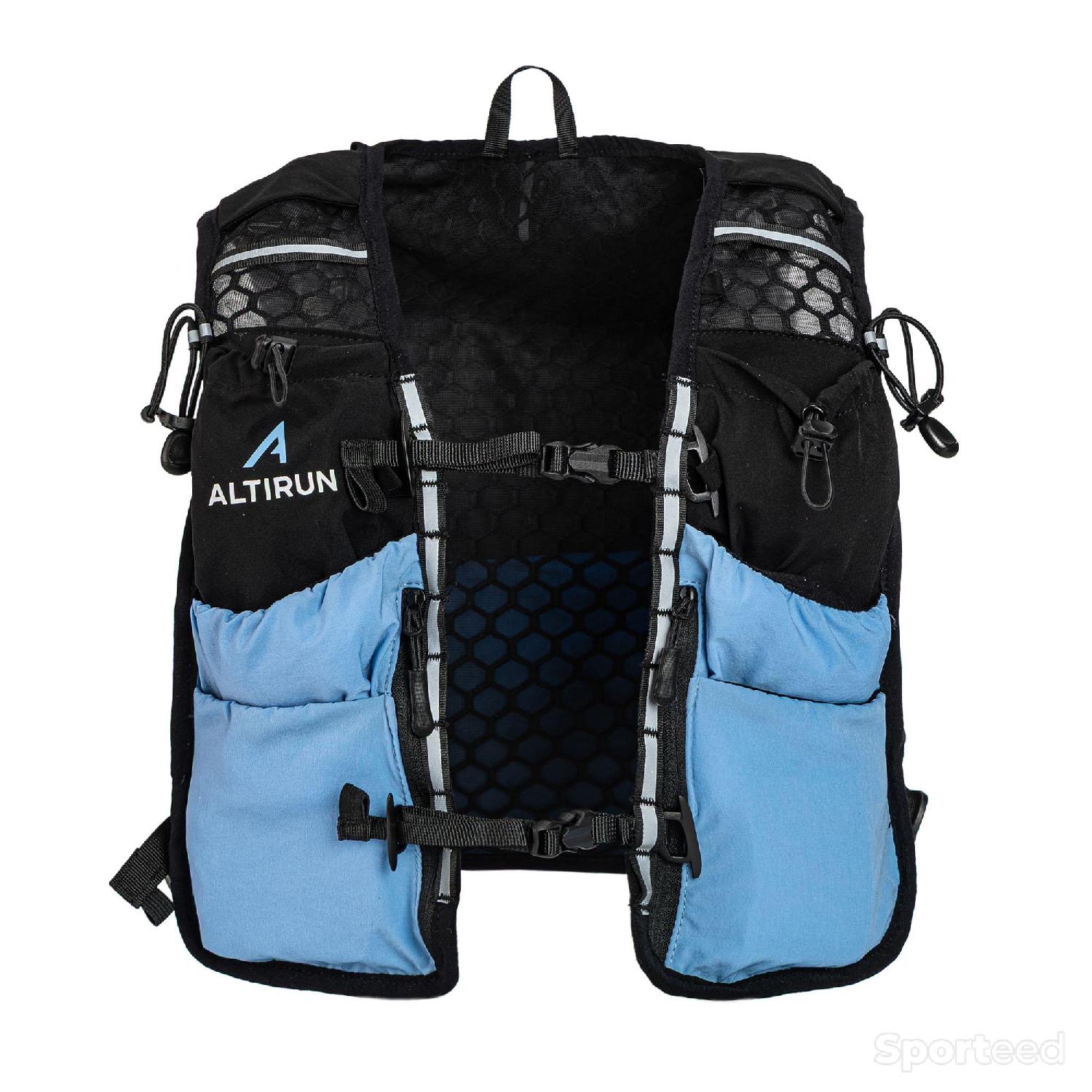Gilet running / trail neuf avec 2 flasques Comme neuf (c'est déjà la condition standard) reconditionné disponible sur Sporteed | Dero