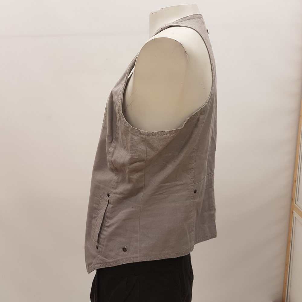 Voir photo 2 de Gilet sans manche gris - BONOBO - Taille L Gilet sans manche gris - BONOBO - Taille L Très bon état reconditionné photo 2