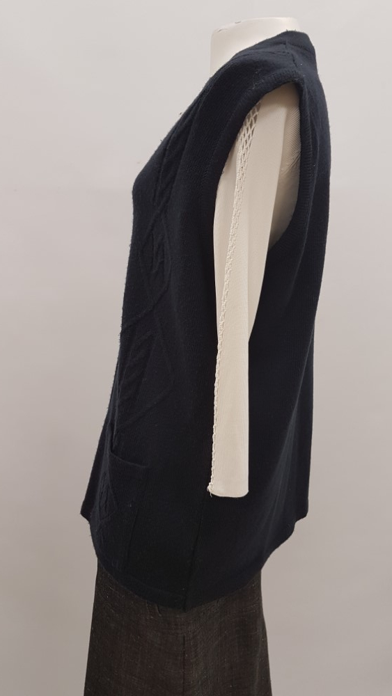 Voir photo 9 de Gilet sans manches bleu marine - CANDA - taille M Gilet sans manches bleu marine - CANDA - taille M Très bon état reconditionné photo 9