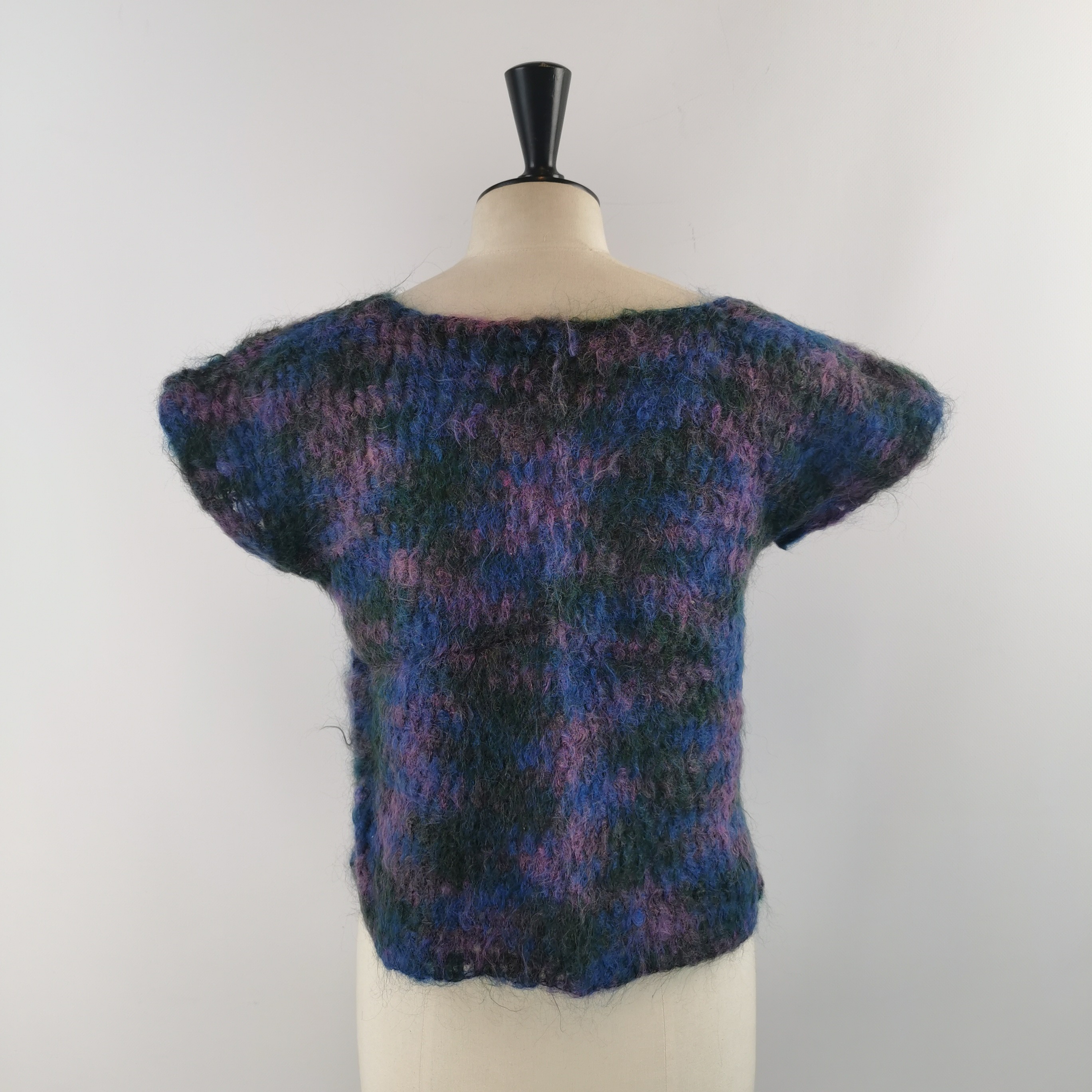 Voir photo 2 de Gilet sans manches Crochet M(estimée) Bleu et Violet Gilet sans manches Crochet M(estimée) Bleu et Violet Très bon état reconditionné photo 2