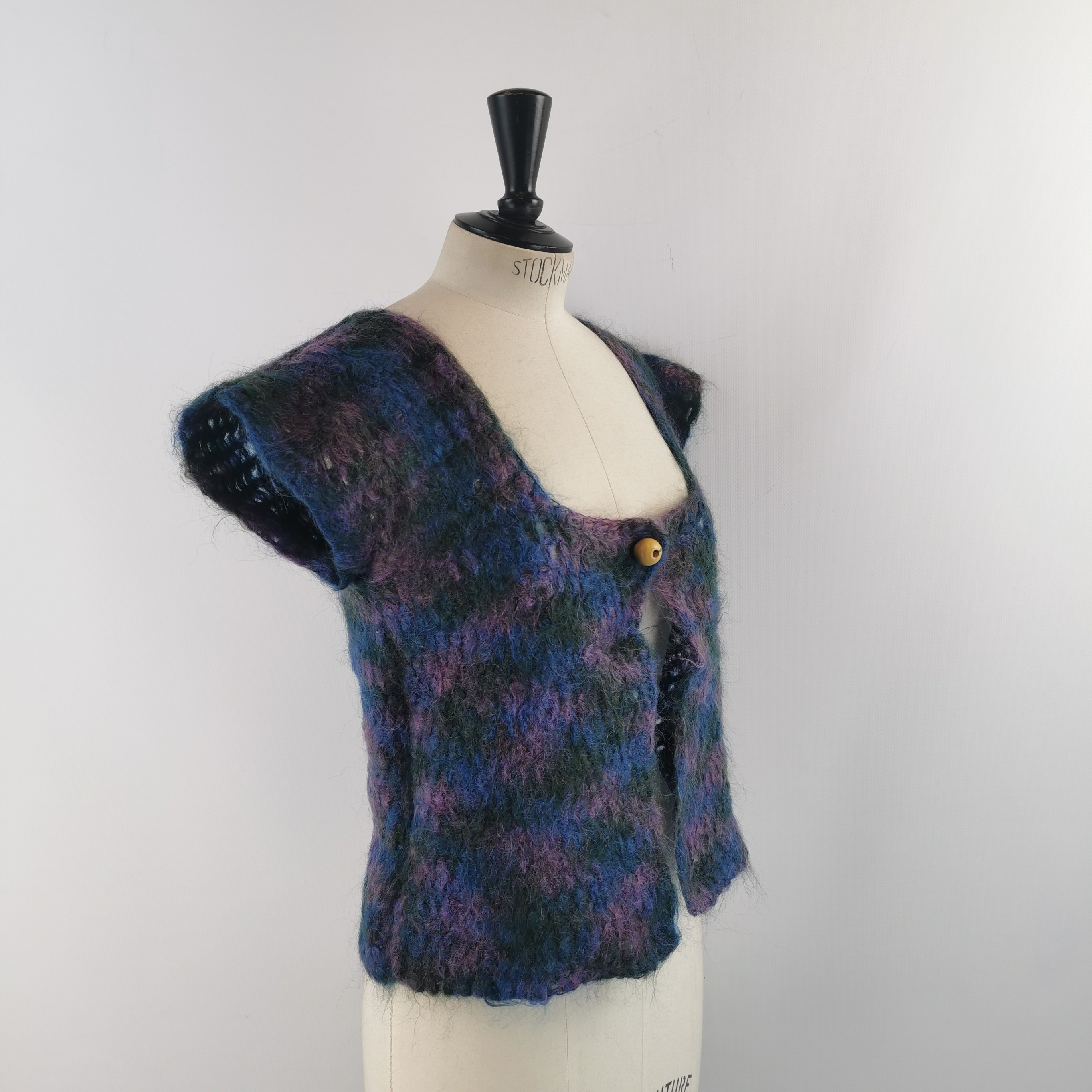 Voir photo 3 de Gilet sans manches Crochet M(estimée) Bleu et Violet Gilet sans manches Crochet M(estimée) Bleu et Violet Très bon état reconditionné photo 3