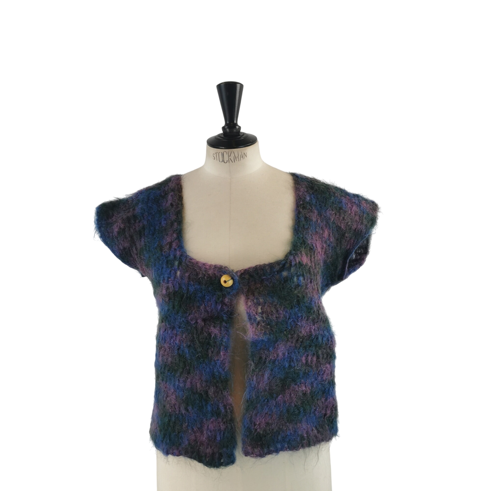 Acheter Gilet sans manches Crochet M(estimée) Bleu et Violet Très bon état - 11,00 € Gilet sans manches Crochet M(estimée) Bleu et Violet Très bon état reconditionné disponible sur Label Emmaüs