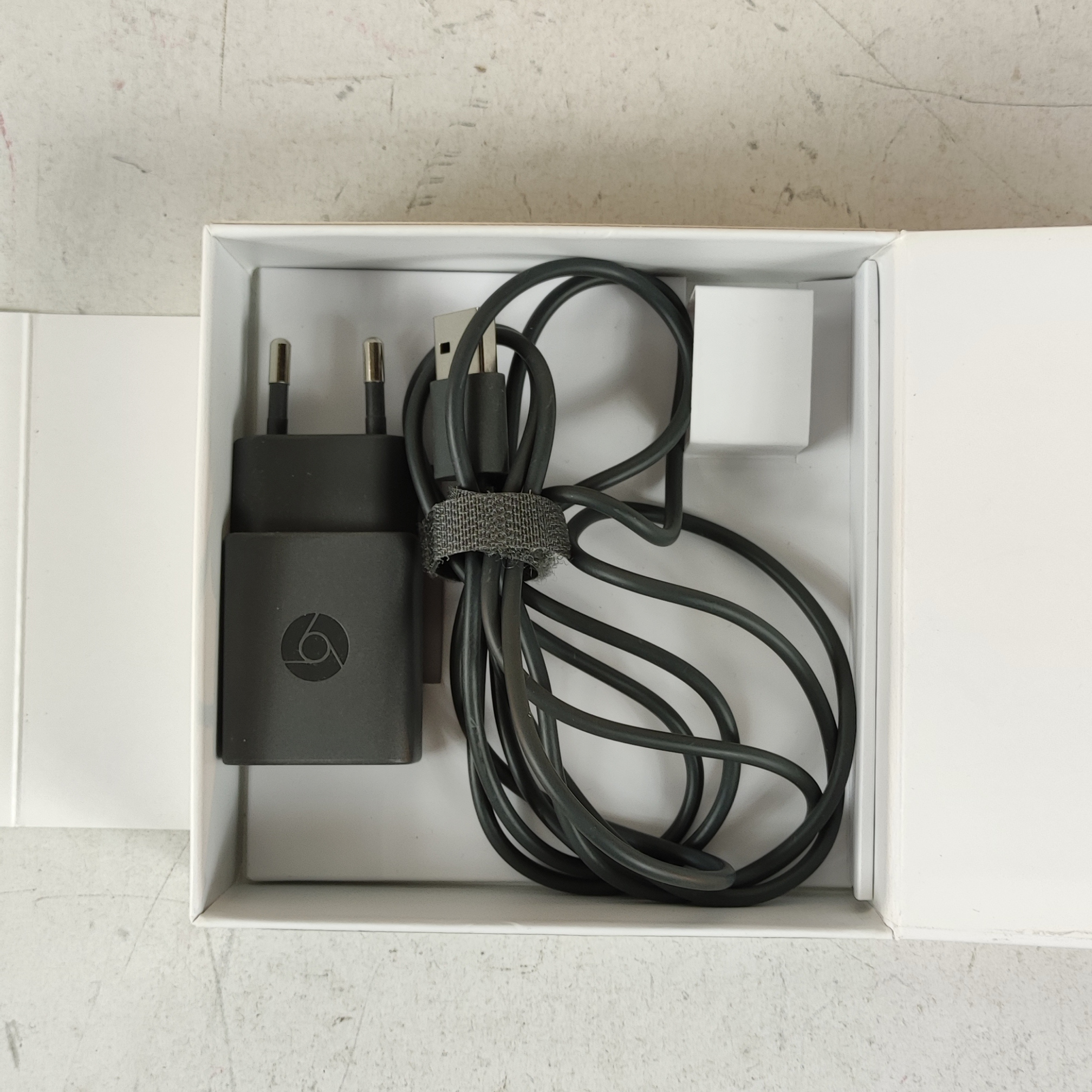 Voir photo 2 de Google Chromecast audio, comme neuve, testée et fonctionnelle dans sa boite d'origine. | Dero Google Chromecast audio, comme neuve, testée et fonctionnelle dans sa boite d'origine. Parfait état reconditionné photo 2 | Dero