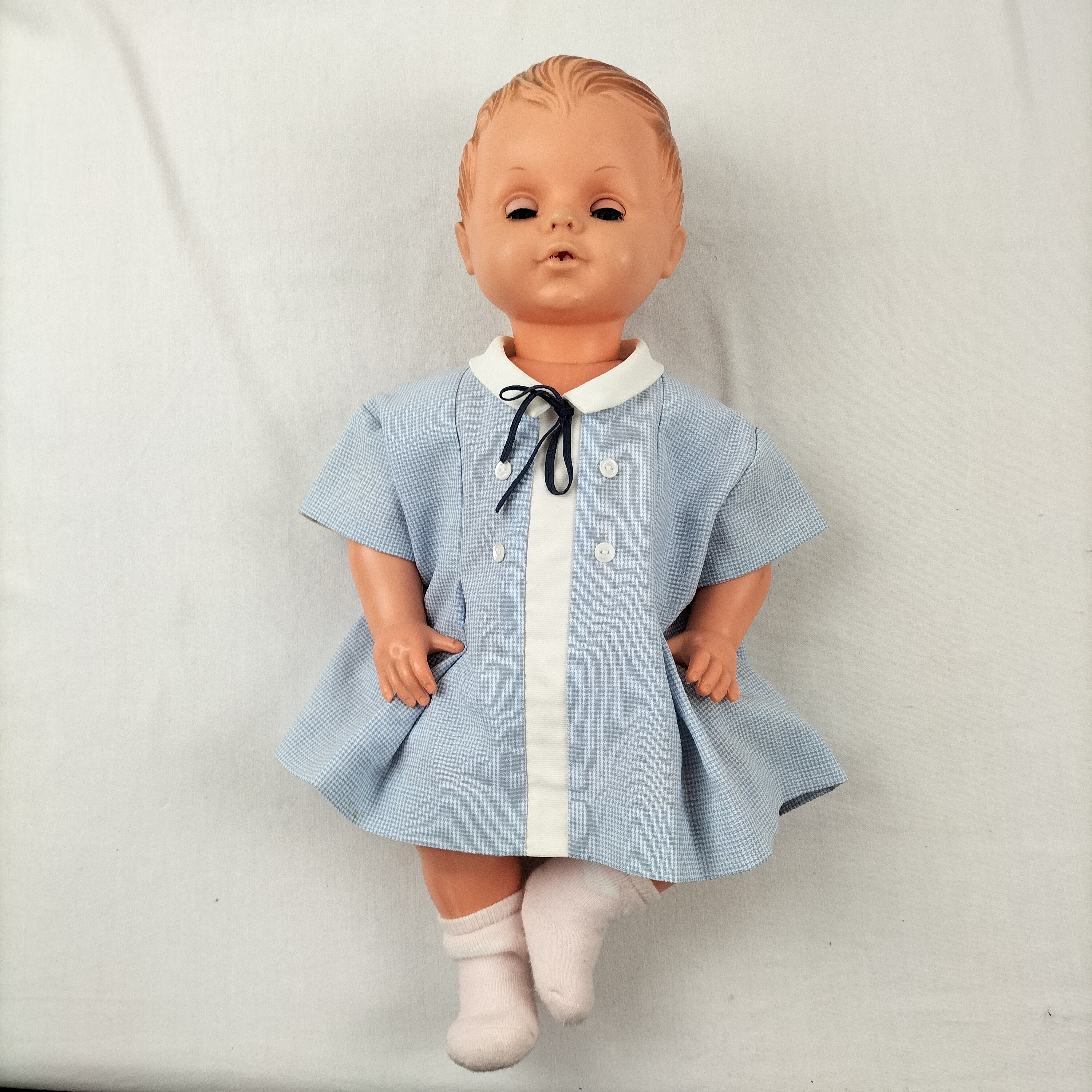 Voir photo 5 de Grand baigneur en Celluloïd 50 cm fille habillée de jolie robe bleue Grand baigneur en Celluloïd 50 cm fille habillée de jolie robe bleue Bon état reconditionné photo 5