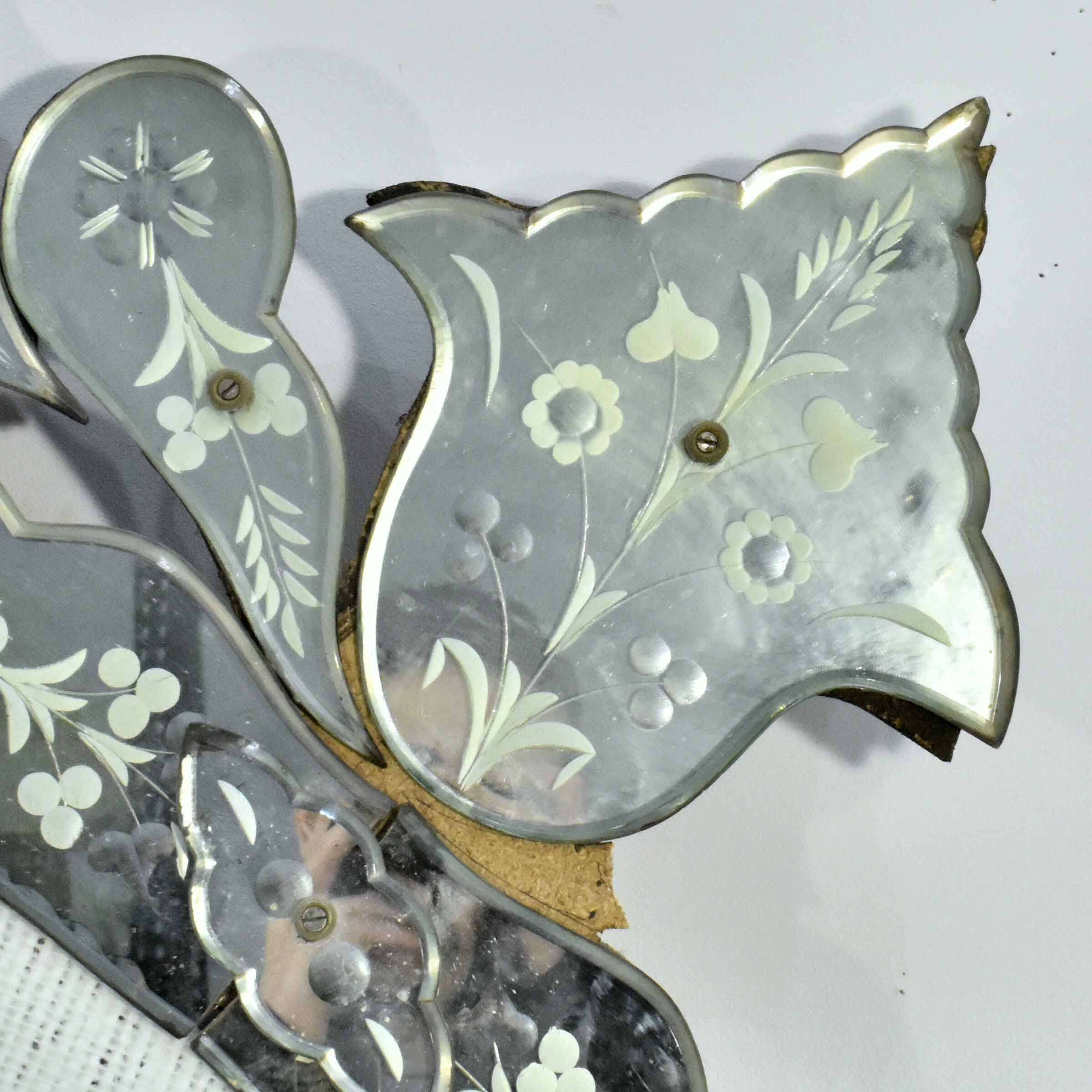 Voir photo 5 de Grand Miroir Vénitien Ancien - Puzzle de Verre Gravé Grand Miroir Vénitien Ancien - Puzzle de Verre Gravé Bon état reconditionné photo 5