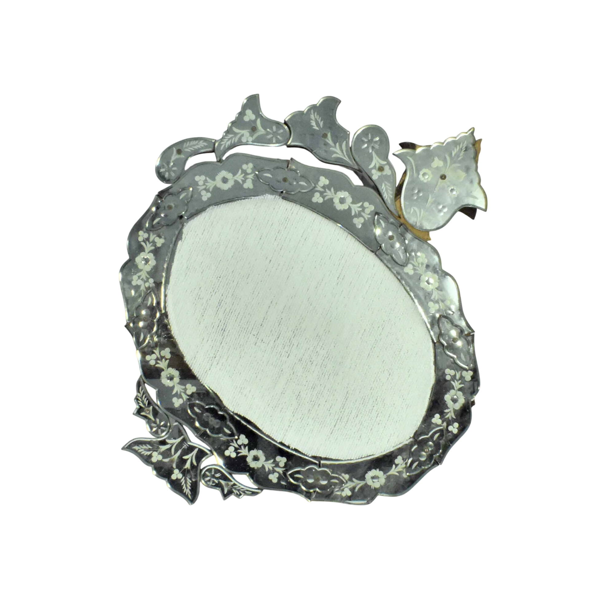 Acheter Grand Miroir Vénitien Ancien - Puzzle de Verre Gravé Bon état - 124,50 € Grand Miroir Vénitien Ancien - Puzzle de Verre Gravé Bon état reconditionné disponible sur Label Emmaüs
