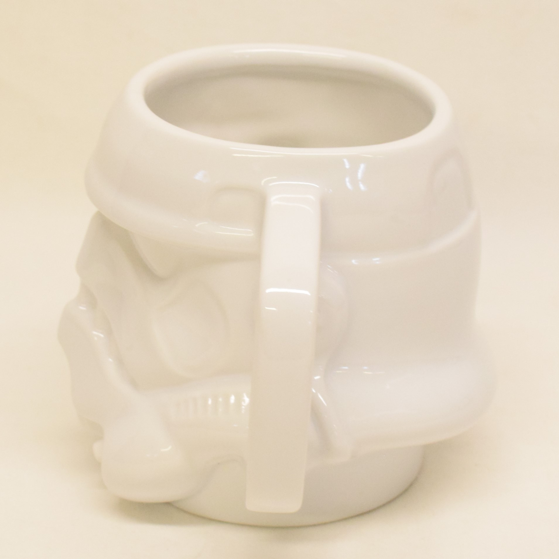 Voir photo 2 de Grand mug Stromtrooper 3D Lucasfilm Disneyland Paris Grand mug Stromtrooper 3D Lucasfilm Disneyland Paris reconditionné photo 2