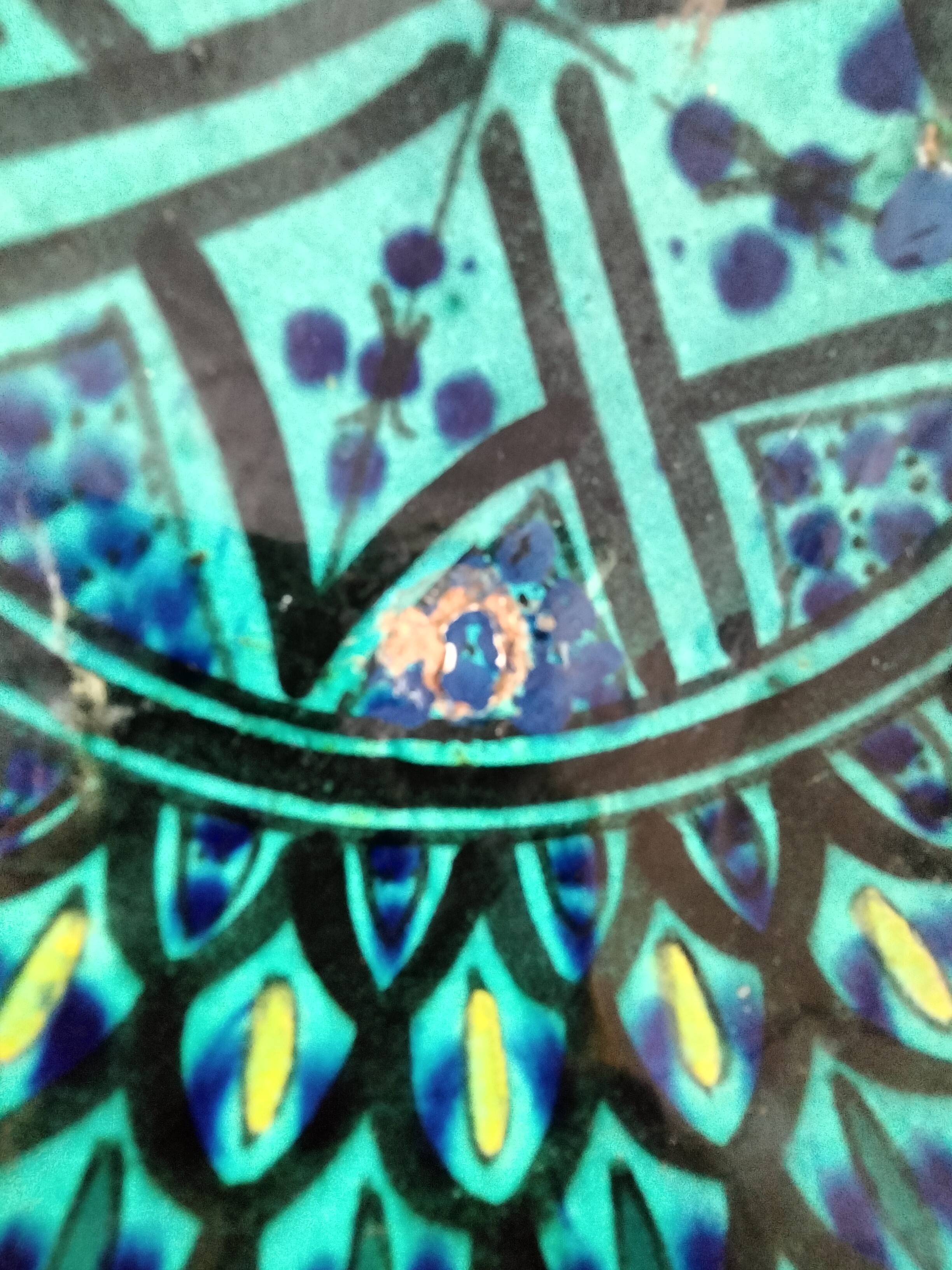 Voir photo 8 de Grand plat creux vintage en céramique émaillée turquoise et bleu paon – esprit bohème années 60/70 Grand plat creux vintage en céramique émaillée turquoise et bleu paon – esprit bohème années 60/70 Bon état reconditionné photo 8