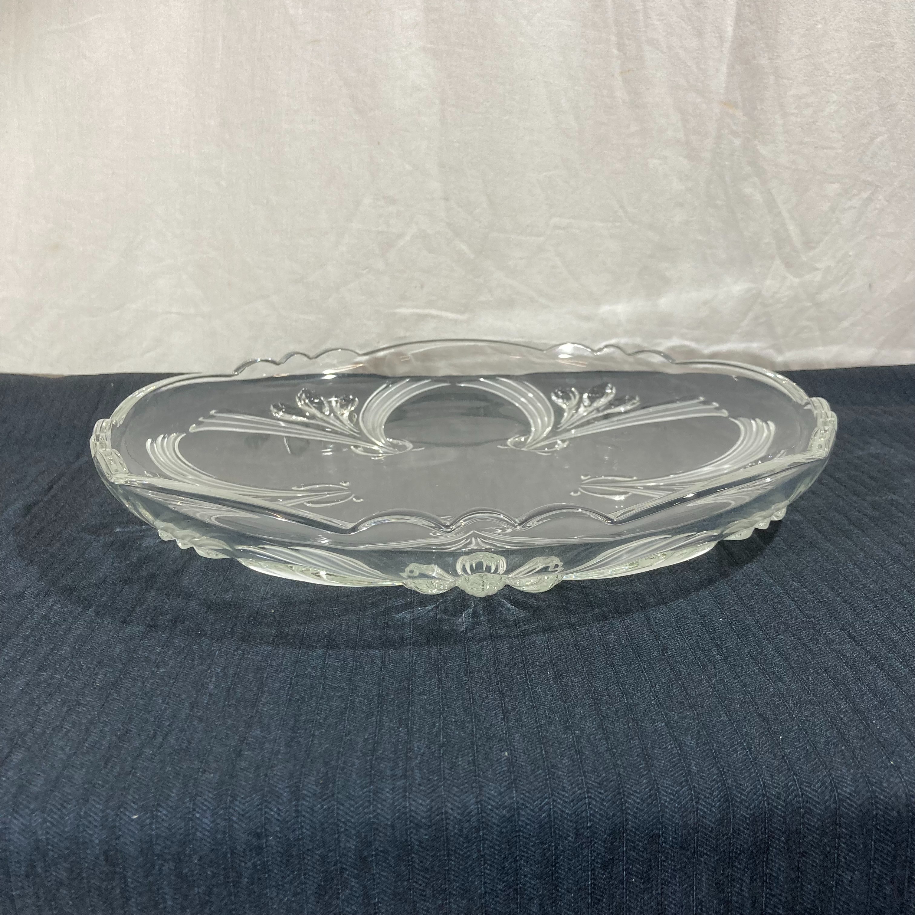 Voir photo 3 de Grand Plat de Présentation en Verre Moulé Satiné - Walther Glas - Vintage Grand Plat de Présentation en Verre Moulé Satiné - Walther Glas - Vintage Très bon état reconditionné photo 3