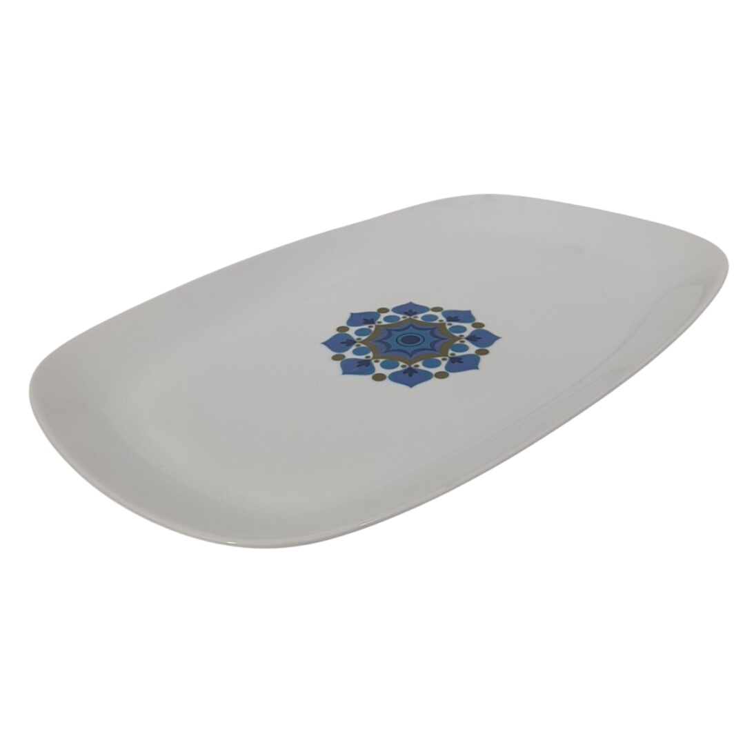 Grand Plat de Service en Porcelaine Eschenbach (Bavaria) – Motif Rosace Vintage Très bon état - 15,00 € Grand Plat de Service en Porcelaine Eschenbach (Bavaria) – Motif Rosace Vintage Très bon état reconditionné disponible sur Label Emmaüs