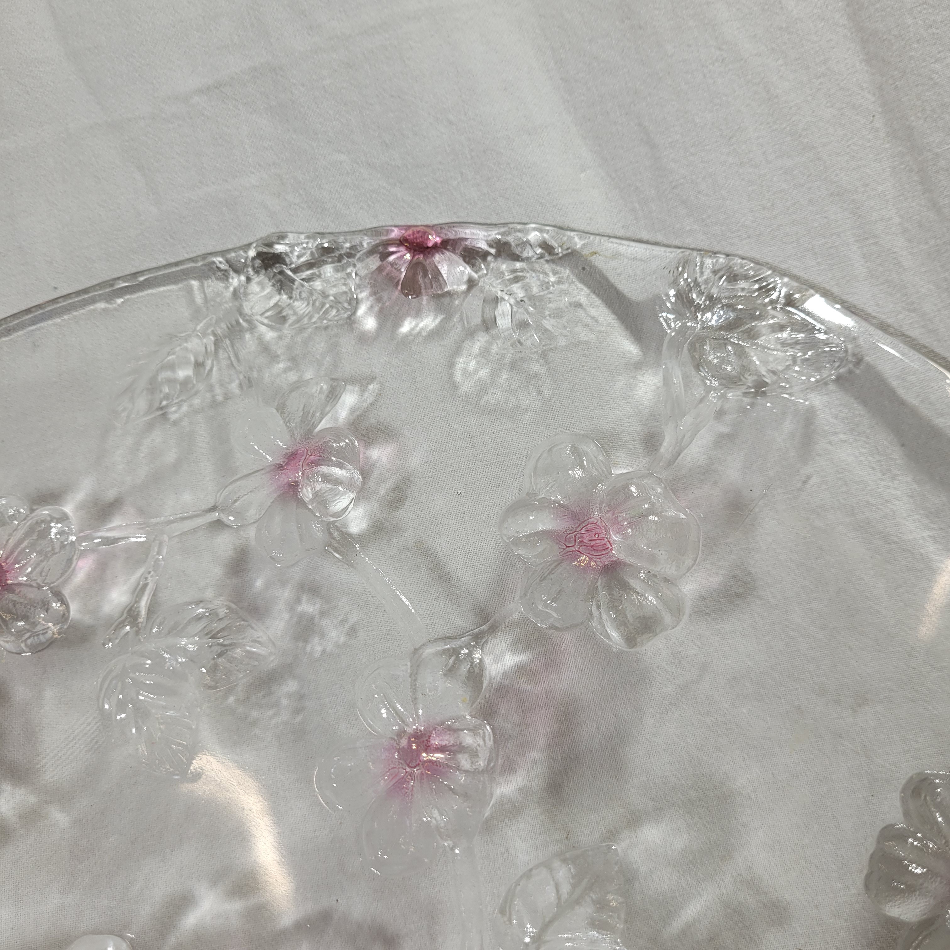 Voir photo 4 de Grand plateau de présentation en verre - Fleurs de cerisier Grand plateau de présentation en verre - Fleurs de cerisier Très bon état reconditionné photo 4