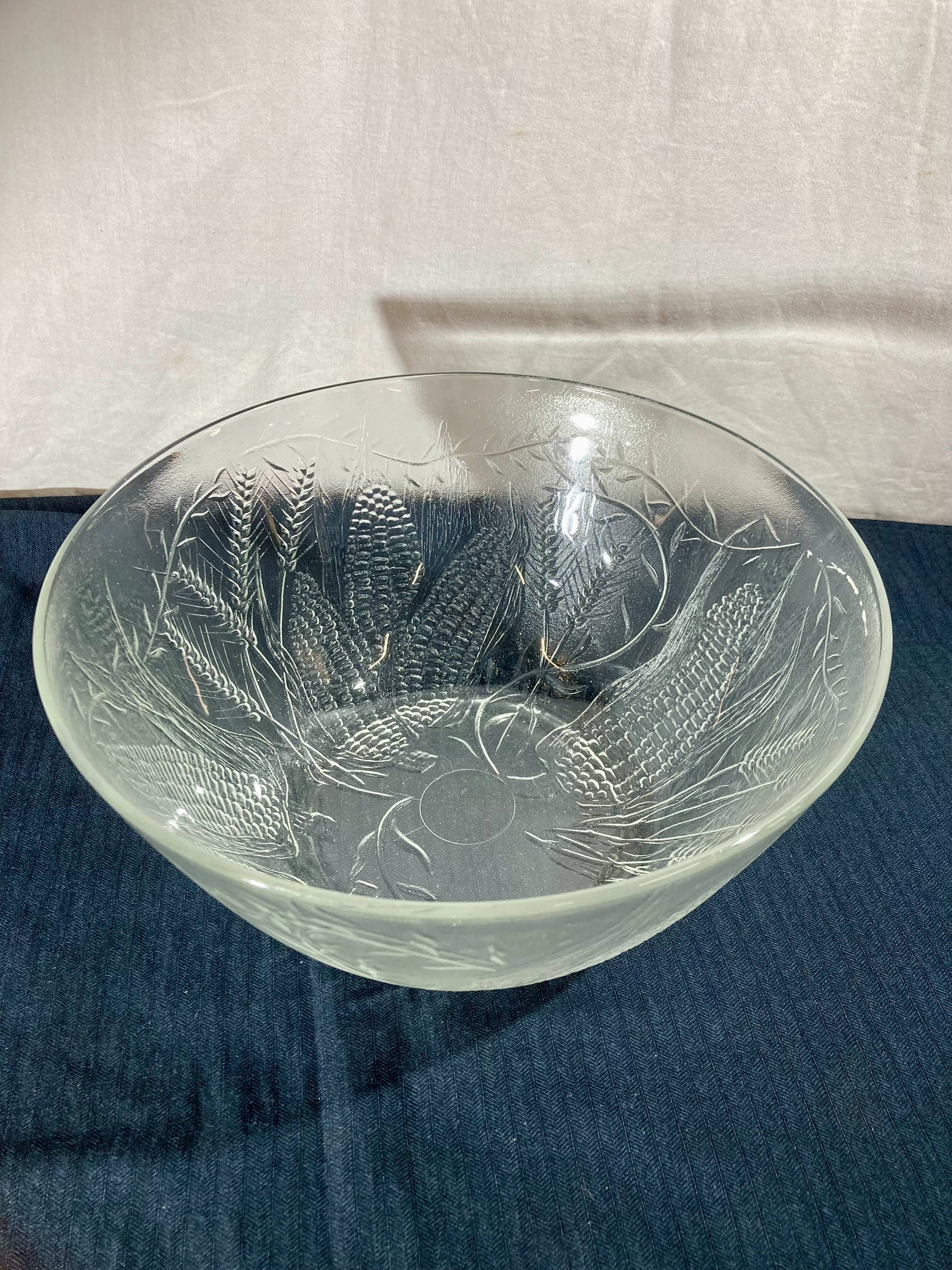 Voir photo 3 de Grand Saladier en Verre Massif – Décor Relief Épis de Maïs et Blé – Style Vintage Grand Saladier en Verre Massif – Décor Relief Épis de Maïs et Blé – Style Vintage reconditionné photo 3