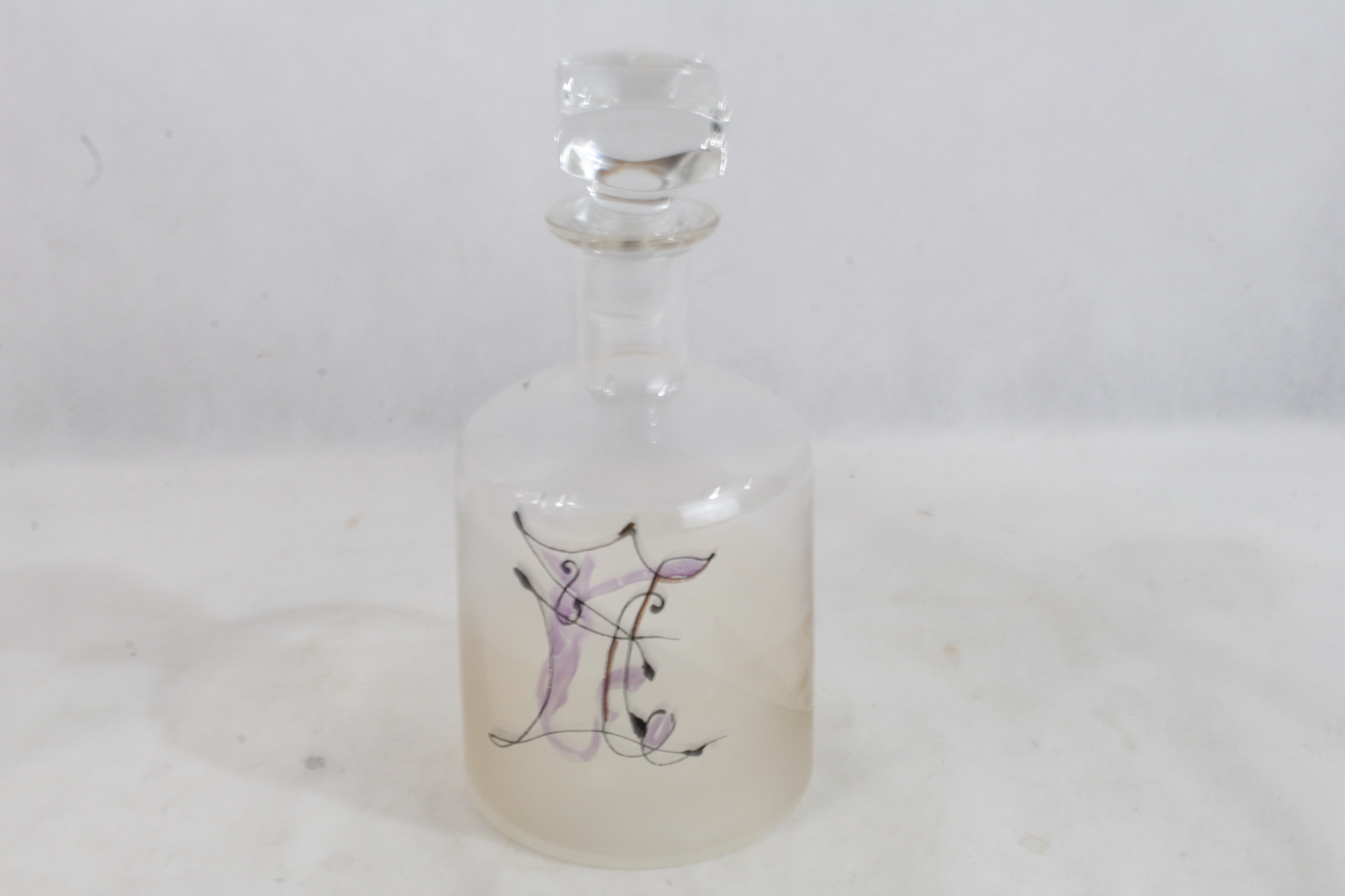 Voir photo 6 de Grand seau à champagne et bouteille à décanter le vin verre soufflé rosâtre avec décor Grand seau à champagne et bouteille à décanter le vin verre soufflé rosâtre avec décor Bon état reconditionné photo 6