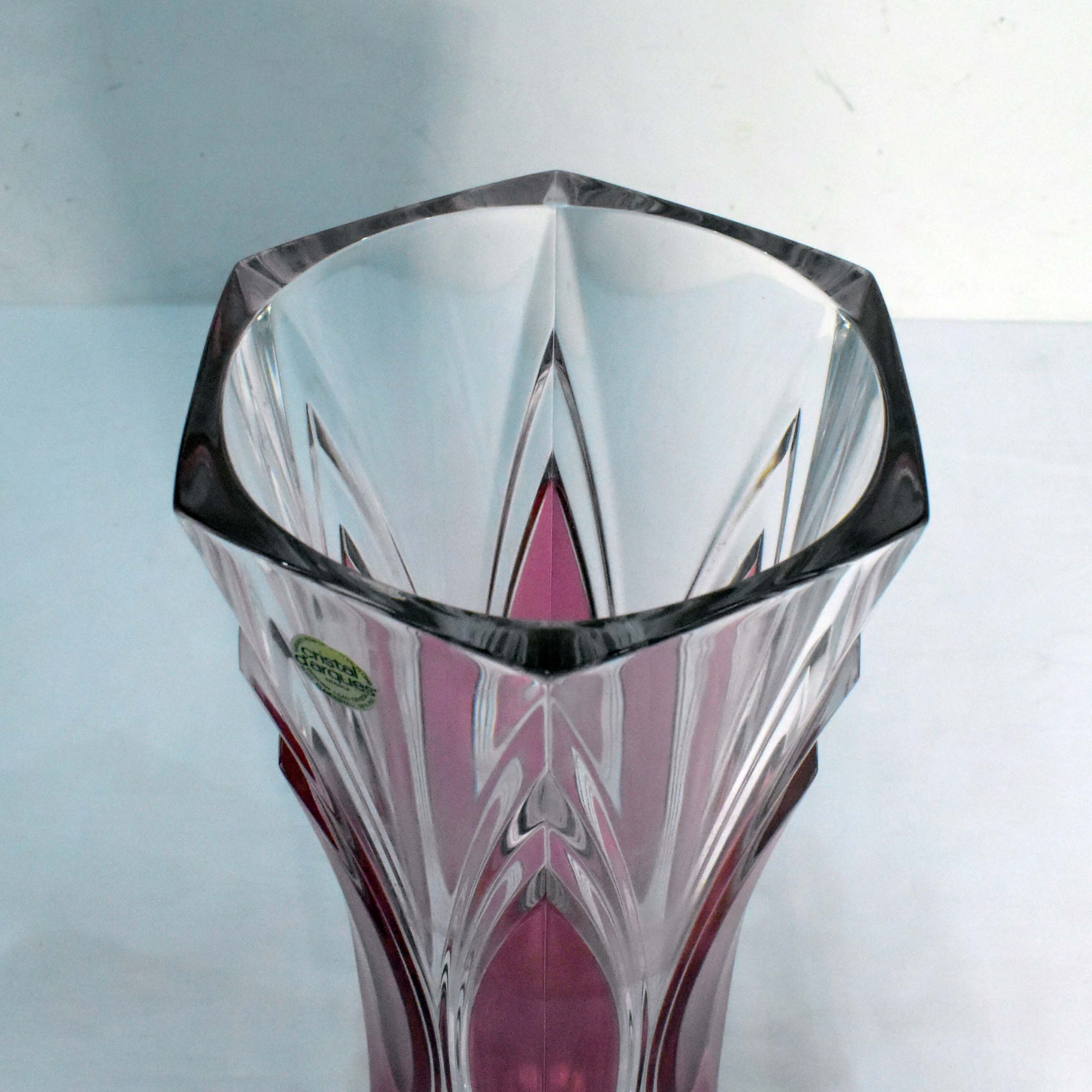 Voir photo 6 de Grand Vase de Table - Chatelet Rubis - Cristallerie d'Arques® Grand Vase de Table - Chatelet Rubis - Cristallerie d'Arques® Bon état reconditionné photo 6