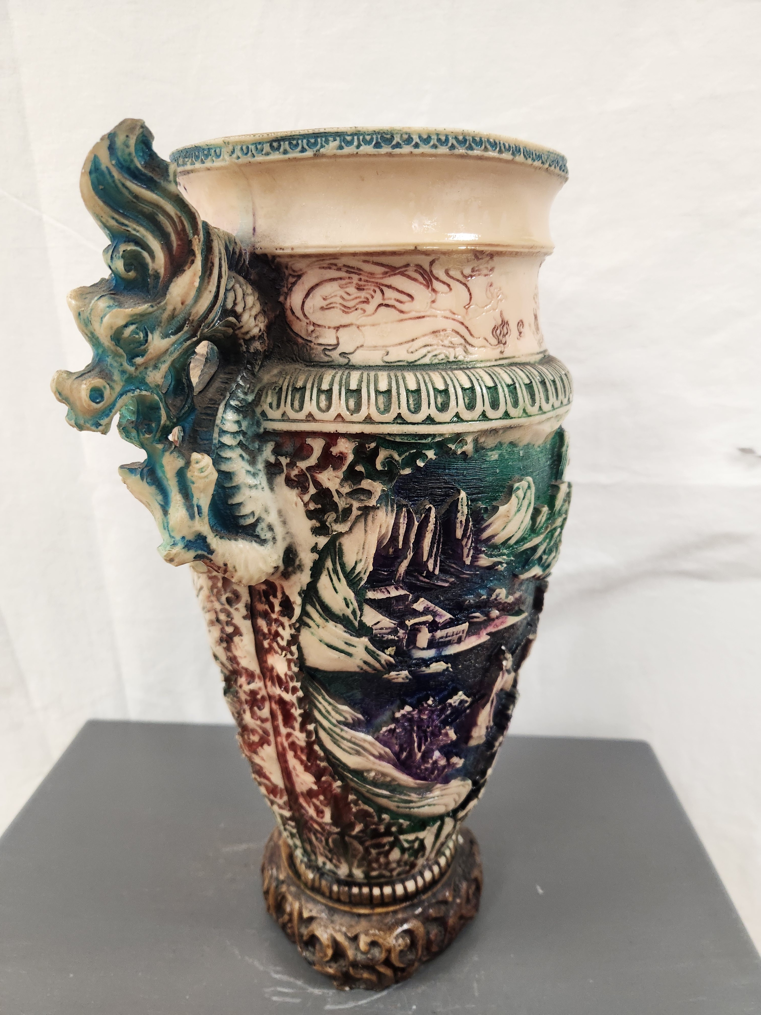 Voir photo 5 de Grand vase décoratif style Asiatique en résine coloré Grand vase décoratif style Asiatique en résine coloré reconditionné photo 5