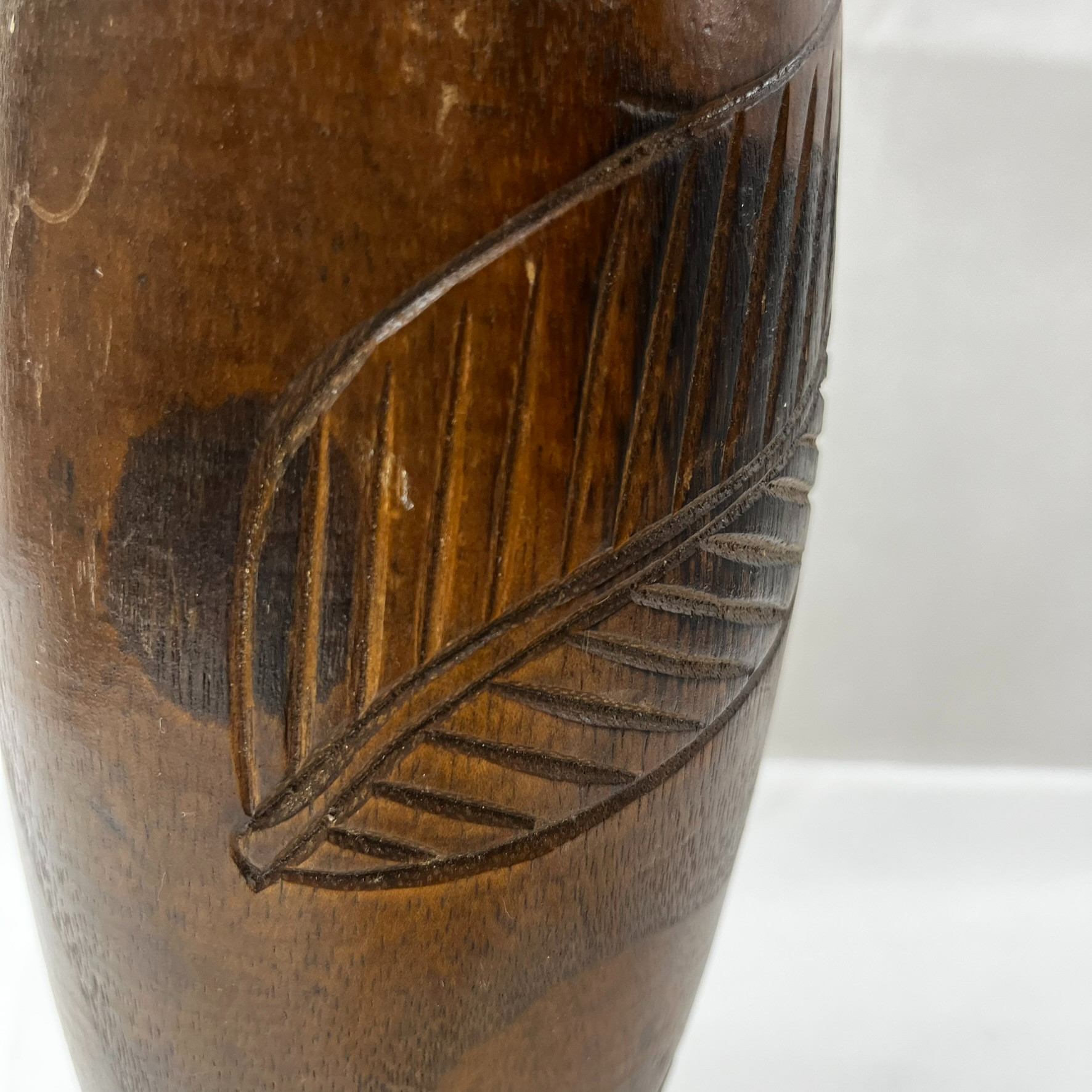 Voir photo 2 de Grand vase en bois sculpté Grand vase en bois sculpté Bon état reconditionné photo 2