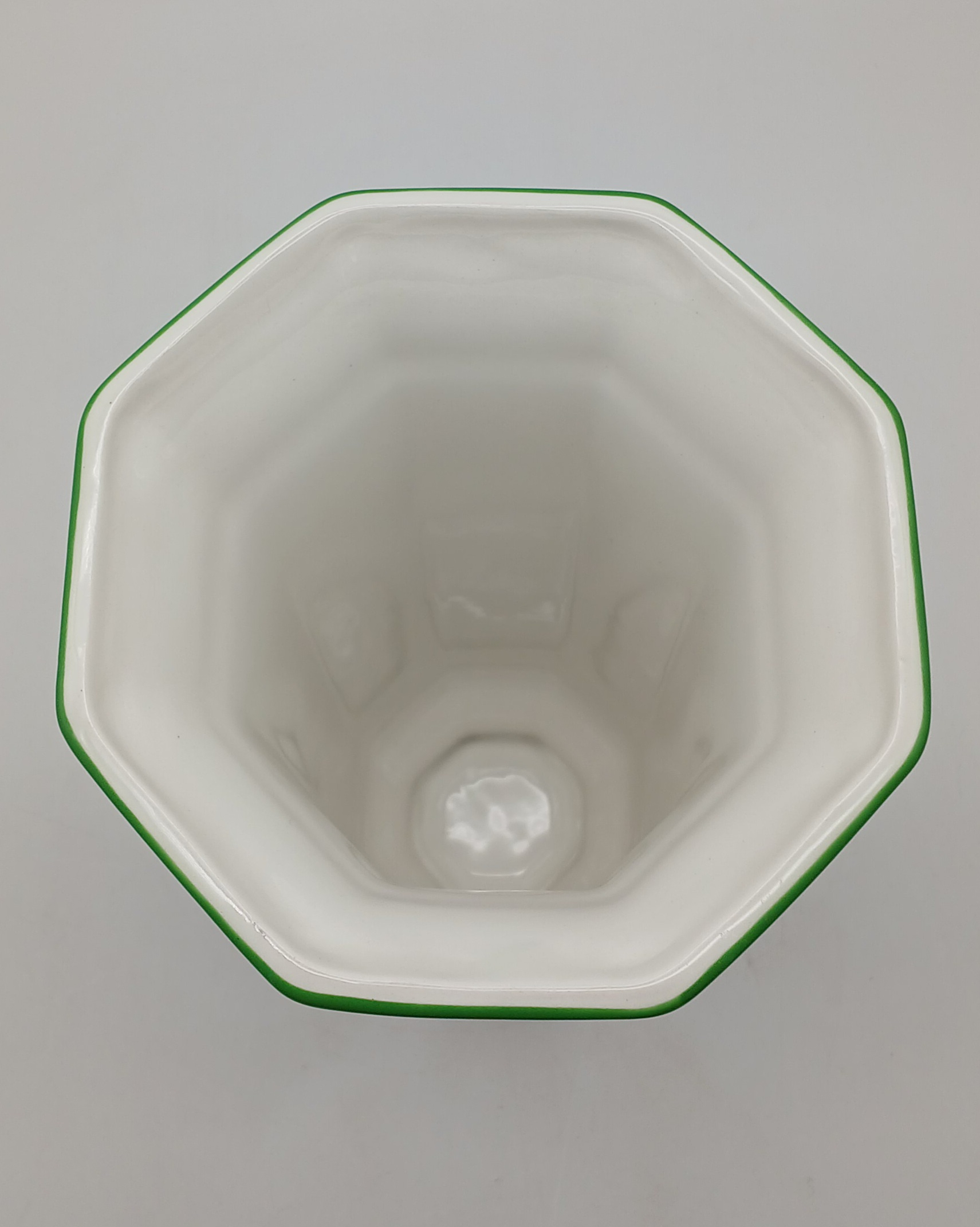 Voir photo 7 de Grand vase en porcelaine anglaise - Fleurs délicates Grand vase en porcelaine anglaise - Fleurs délicates Très bon état reconditionné photo 7