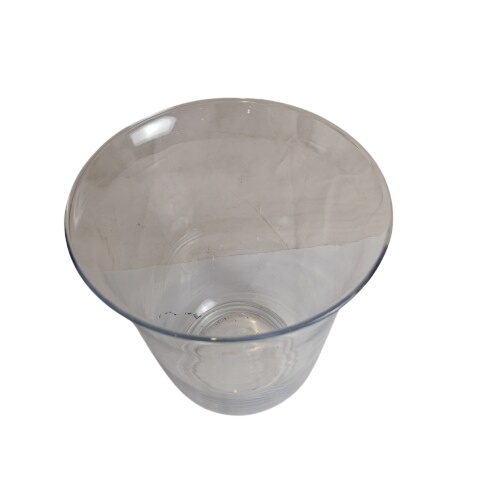 Acheter Grand vase en verre Bon état - 15,00 € Grand vase en verre Bon état reconditionné disponible sur Label Emmaüs