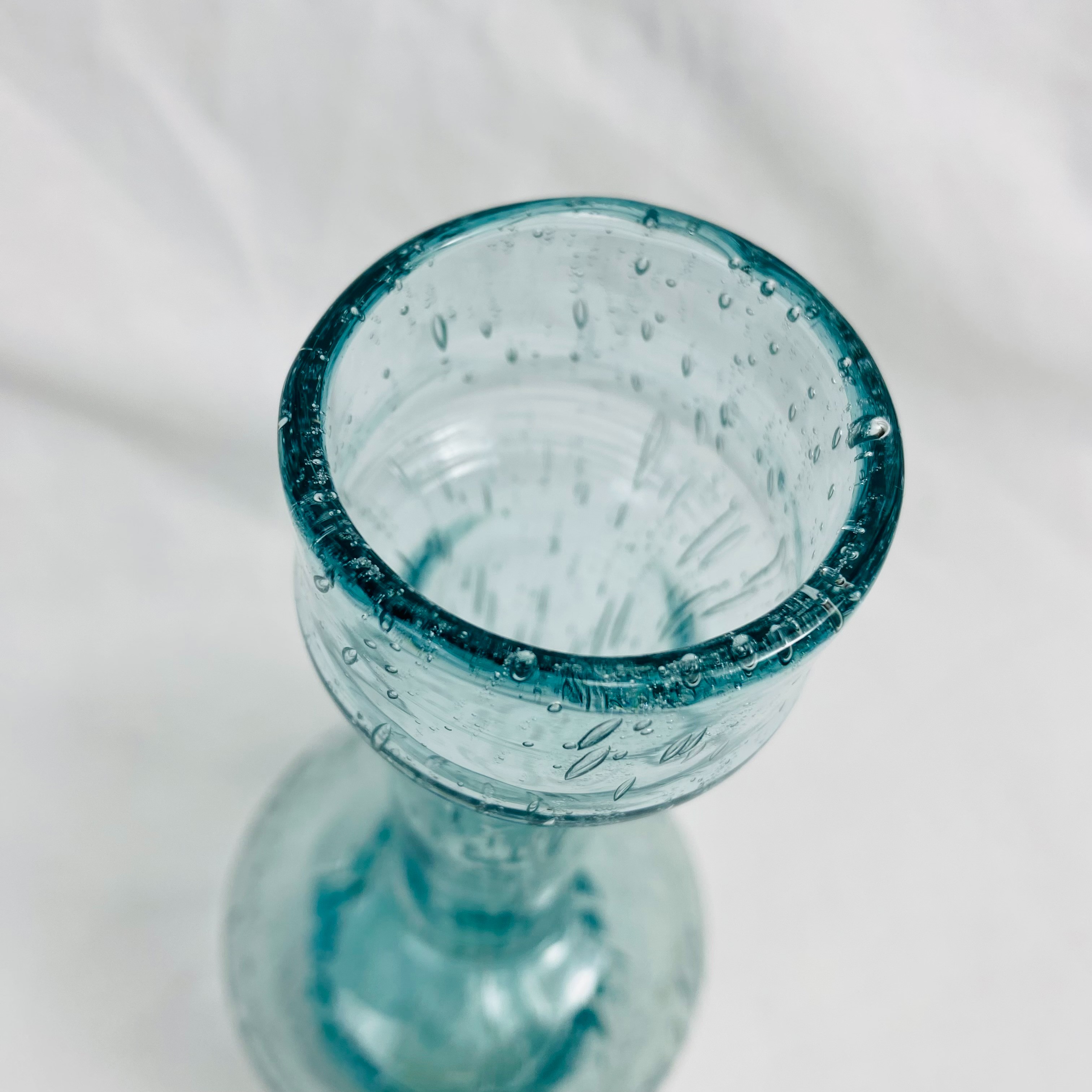 Voir photo 4 de Grand Vase Solifore/Vase vintage en verre bullé artisanale - Années 70 Grand Vase Solifore/Vase vintage en verre bullé artisanale - Années 70 Très bon état reconditionné photo 4