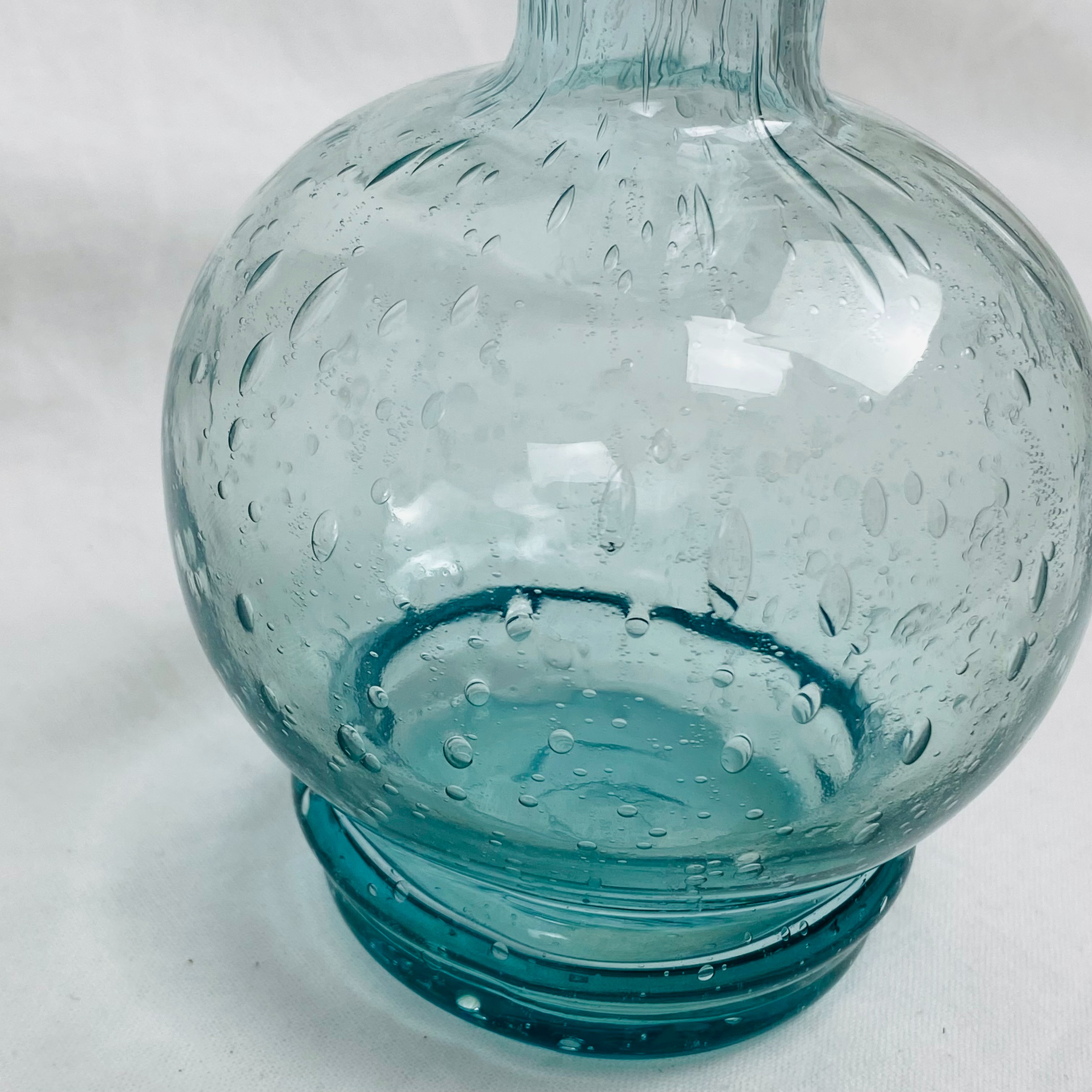 Voir photo 5 de Grand Vase Solifore/Vase vintage en verre bullé artisanale - Années 70 Grand Vase Solifore/Vase vintage en verre bullé artisanale - Années 70 Très bon état reconditionné photo 5