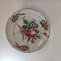 Voir photo 4 de Grande assiette ancienne en faïence décor floral polychrome – 33,4 cm vintage Grande assiette ancienne en faïence décor floral polychrome – 33,4 cm vintage reconditionné photo 4
