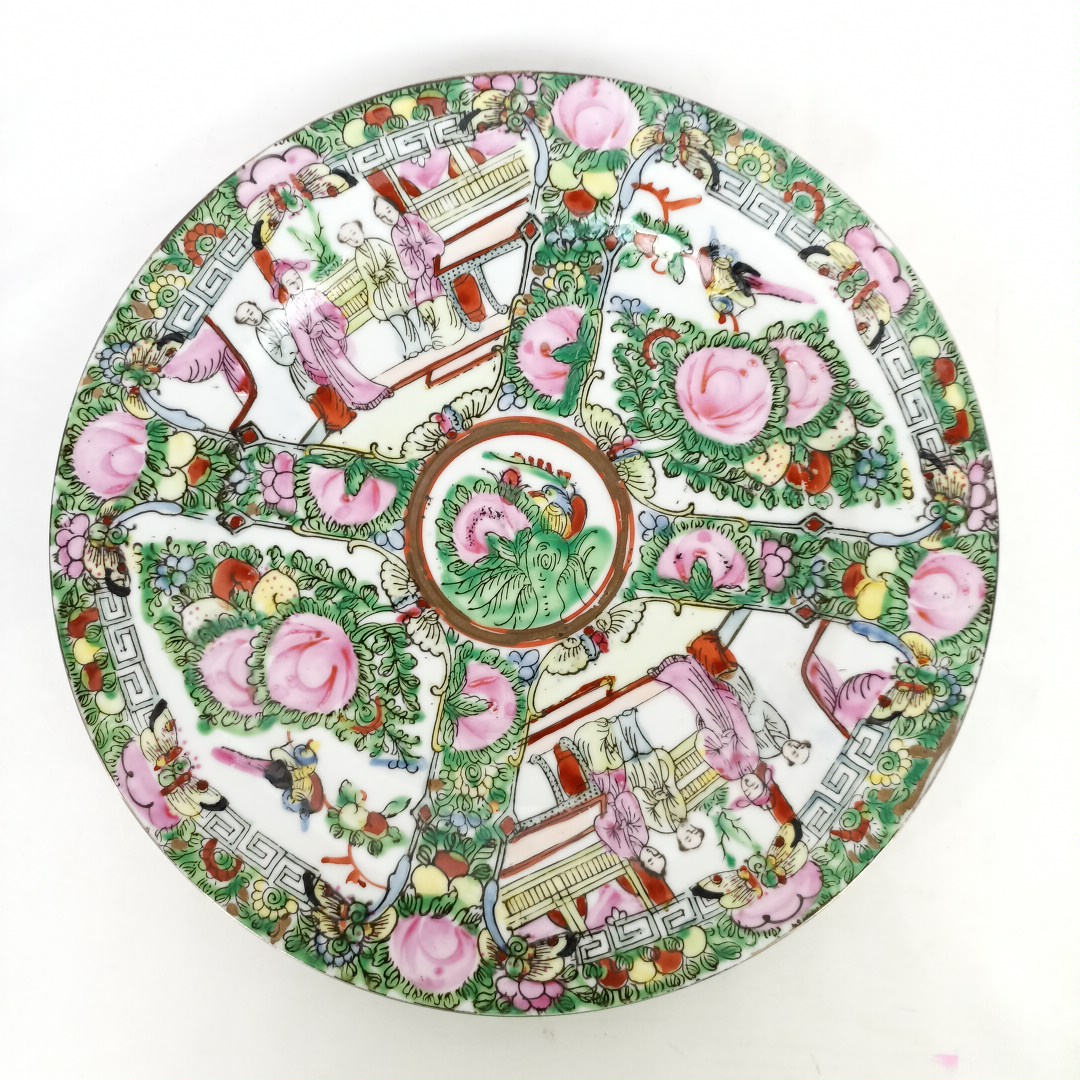 Voir photo 2 de Grande assiette en porcelaine chinoise Famille Rose Grande assiette en porcelaine chinoise Famille Rose reconditionné photo 2