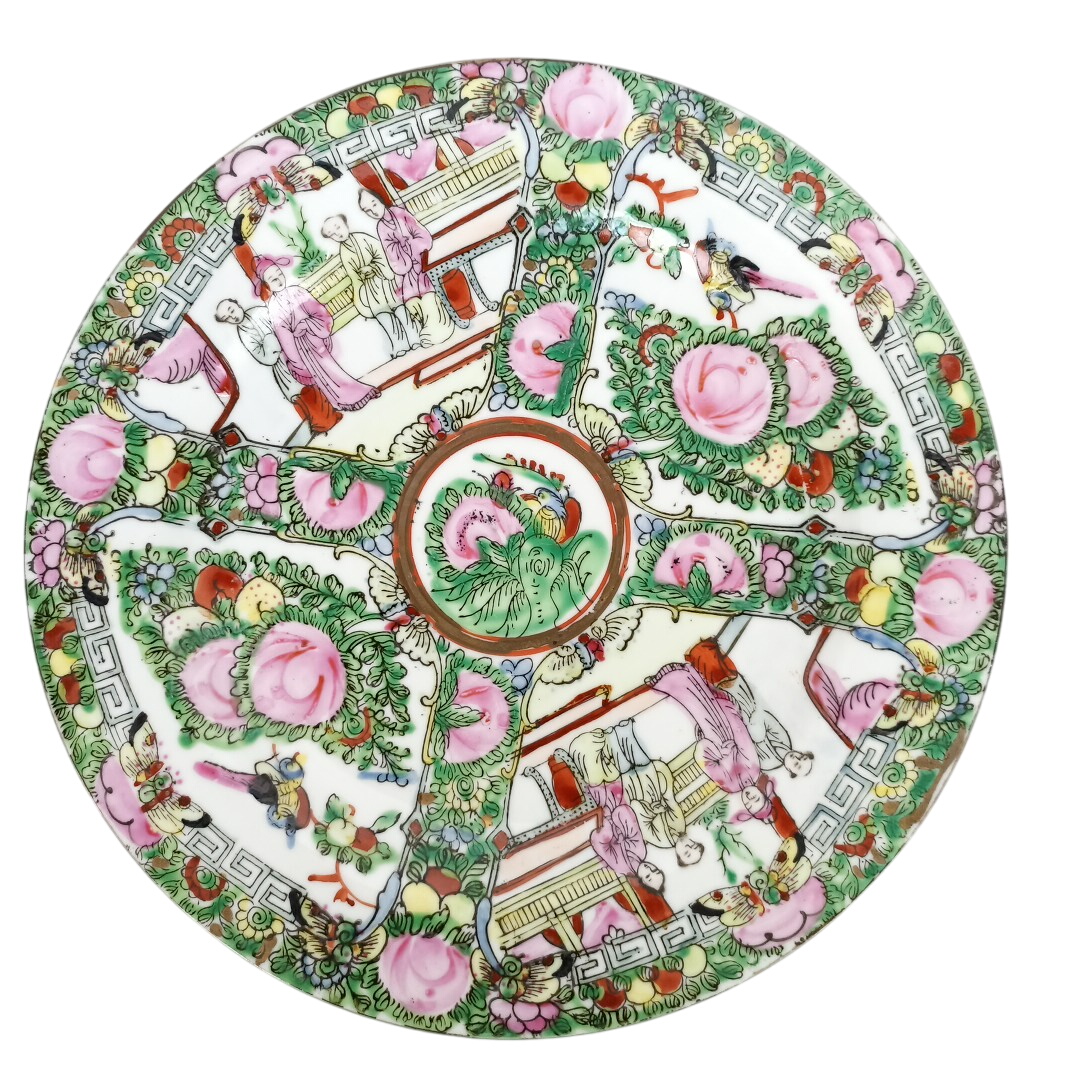 Grande assiette en porcelaine chinoise Famille Rose - 14,00 € Grande assiette en porcelaine chinoise Famille Rose reconditionné disponible sur Label Emmaüs