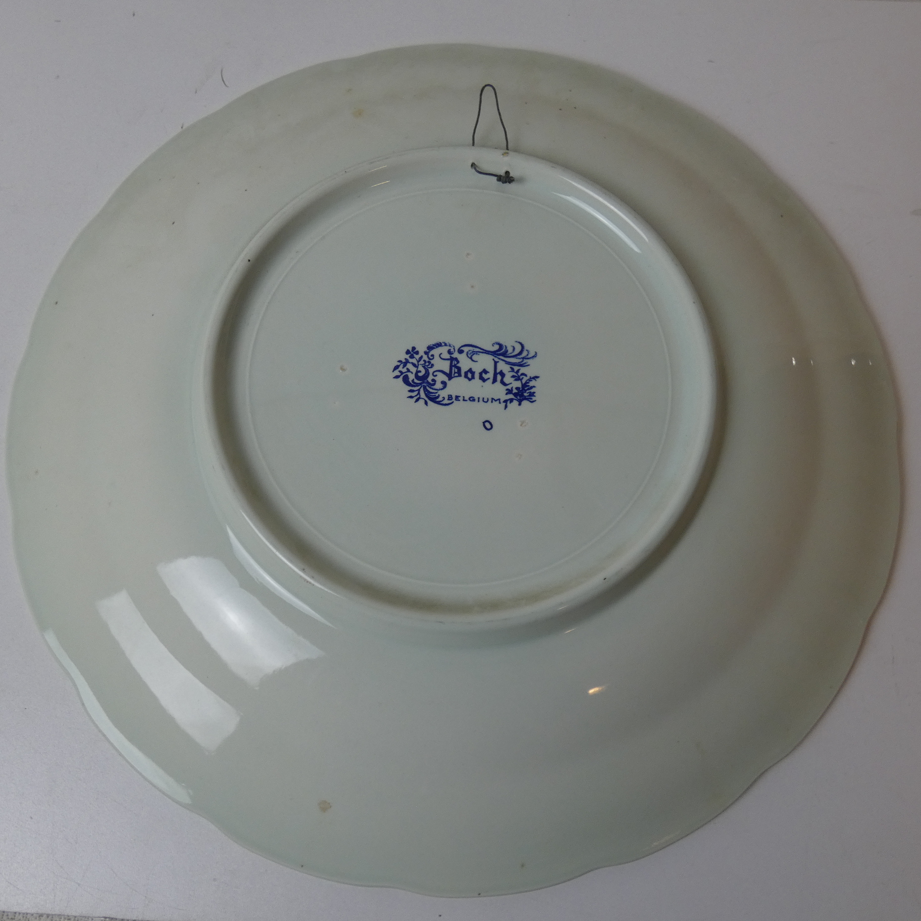 Voir photo 2 de Grande Assiette Murale Vintage en Faîence Céramique Boch Frères de Delft Décor "Vieux Pêcheur à la Pipe" Grande Assiette Murale Vintage en Faîence Céramique Boch Frères de Delft Décor "Vieux Pêcheur à la Pipe" État correct reconditionné photo 2