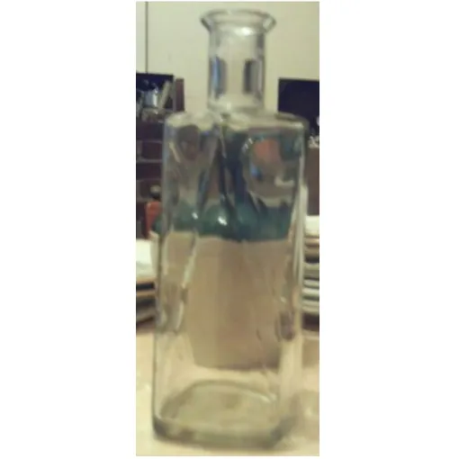 Grande Carafe - En Verre - A Pans Coupés Bon état - 12,00 € Grande Carafe - En Verre - A Pans Coupés Bon état reconditionné disponible sur Rakuten