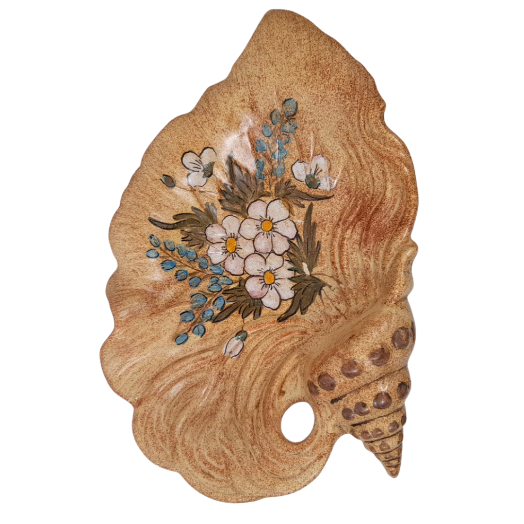 Voir photo 3 de Grande coupe à fruits / Plat décoratif vintage en céramique - Forme Coquillage - Motif Fleurs Grande coupe à fruits / Plat décoratif vintage en céramique - Forme Coquillage - Motif Fleurs Bon état reconditionné photo 3