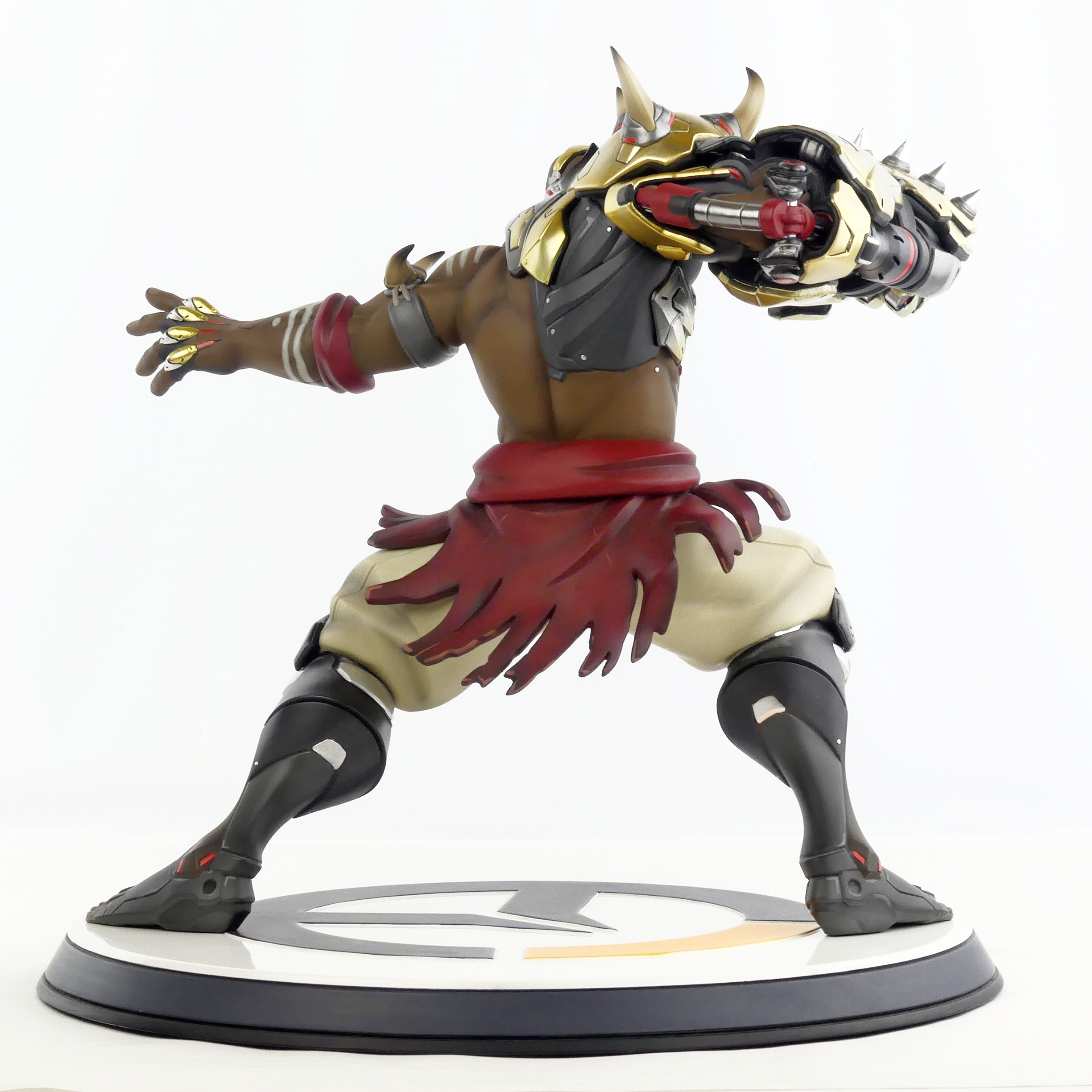 Voir photo 10 de Grande figurine Overwatch : Doomfist 33 cm - 2018 Grande figurine Overwatch : Doomfist 33 cm - 2018 reconditionné photo 10