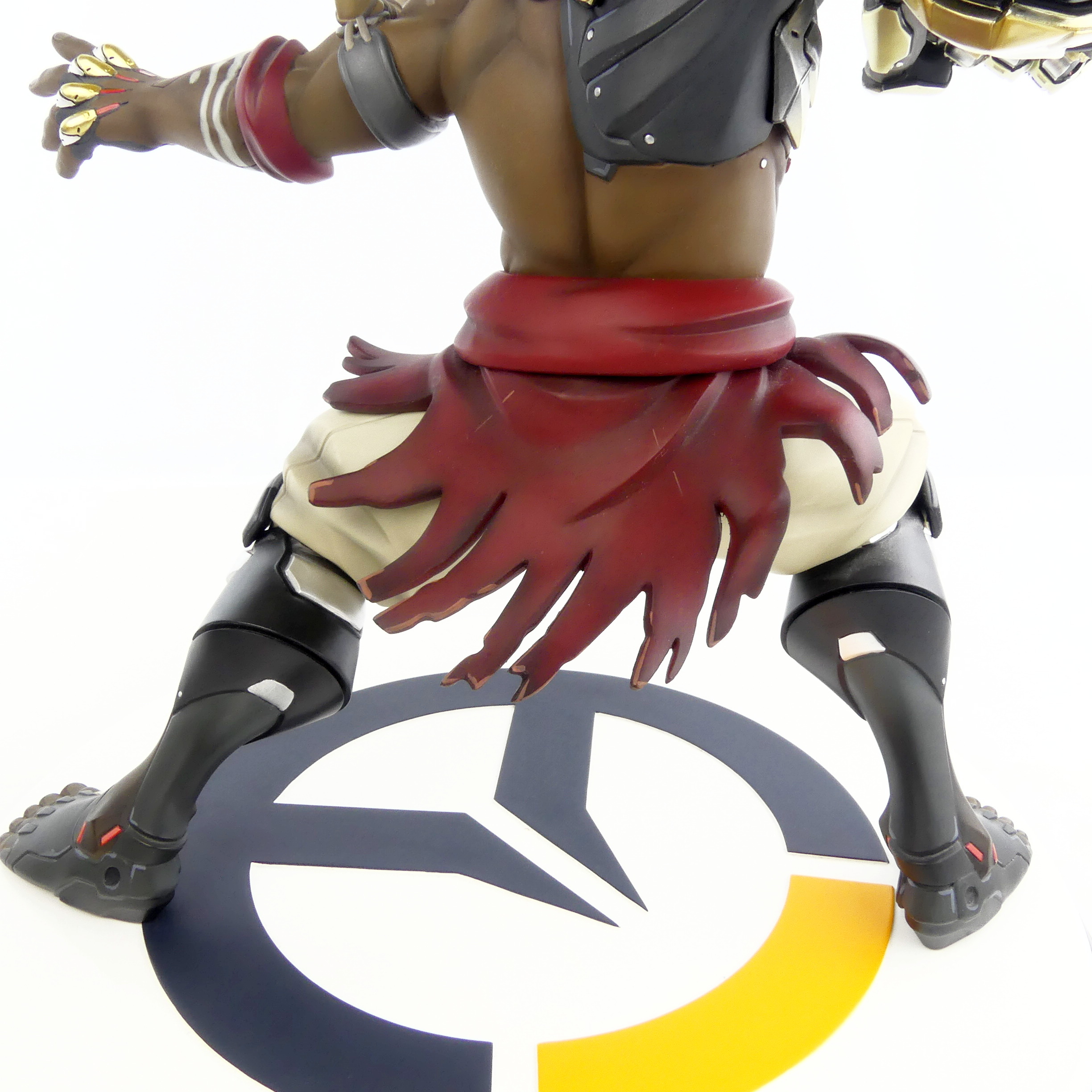 Voir photo 11 de Grande figurine Overwatch : Doomfist 33 cm - 2018 Grande figurine Overwatch : Doomfist 33 cm - 2018 reconditionné photo 11