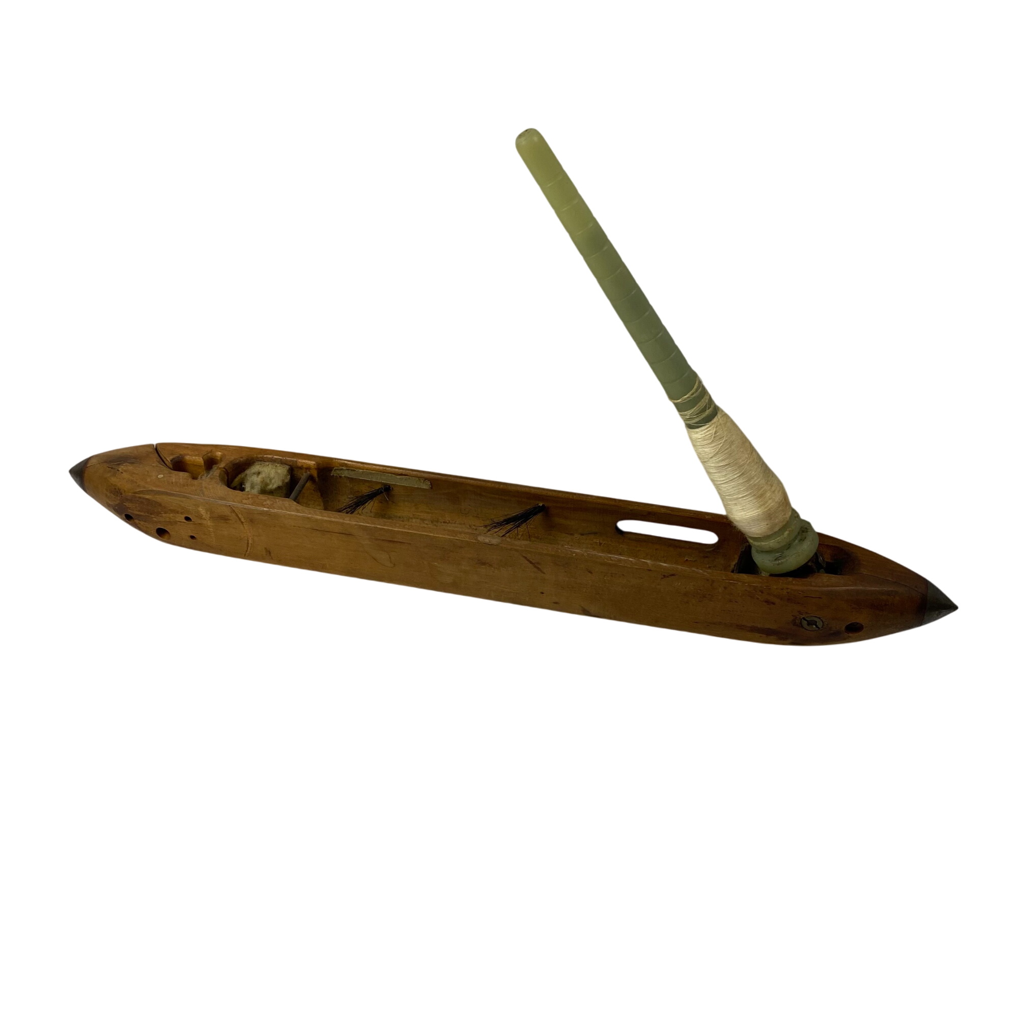 Grande navette de tissager Bon état - 12,80 € Grande navette de tissager Bon état reconditionné disponible sur Label Emmaüs