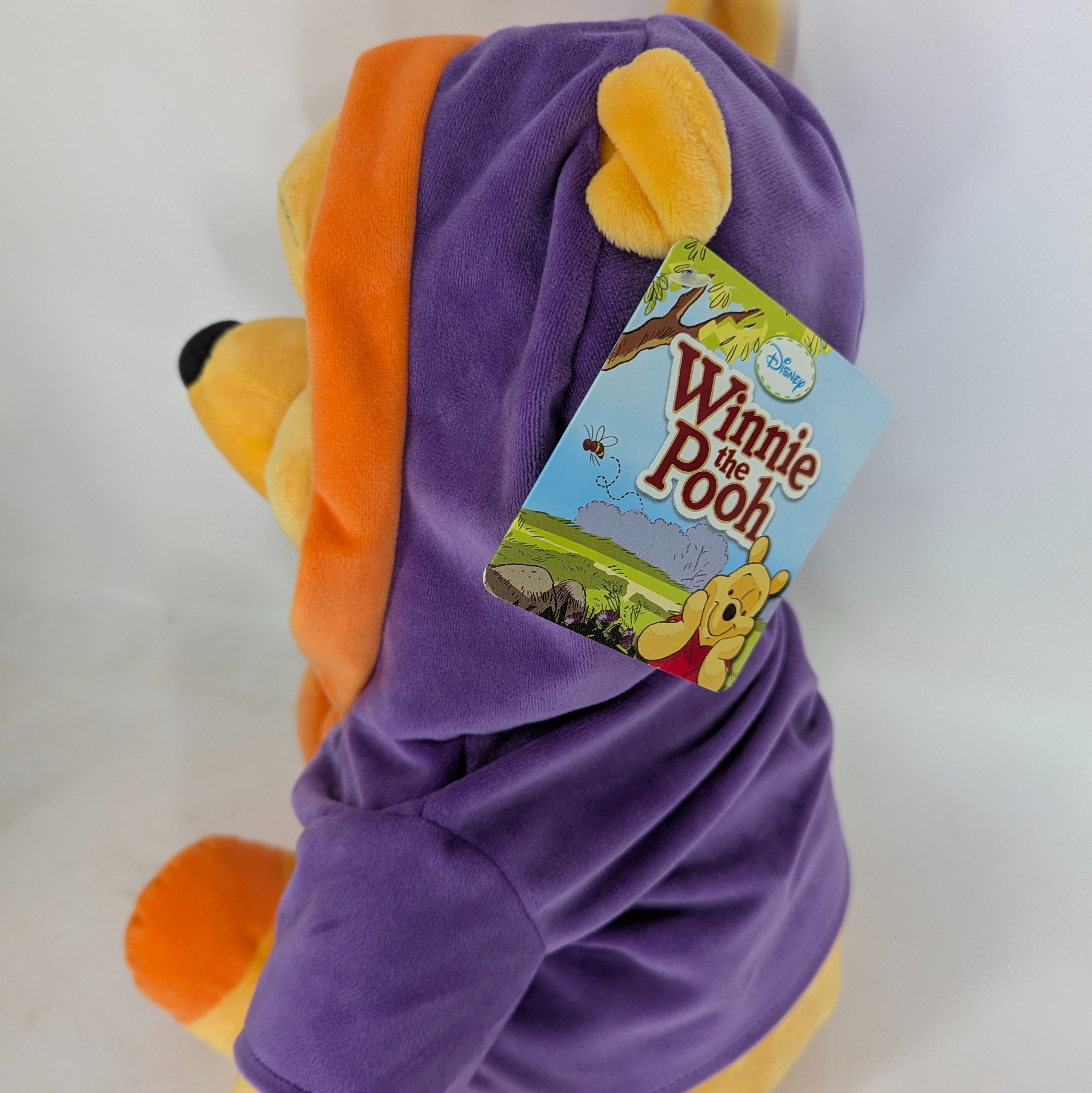 Voir photo 3 de Grande peluche WINNIE THE POOH avec peignoir violet 50 cm Grande peluche WINNIE THE POOH avec peignoir violet 50 cm Parfait état reconditionné photo 3