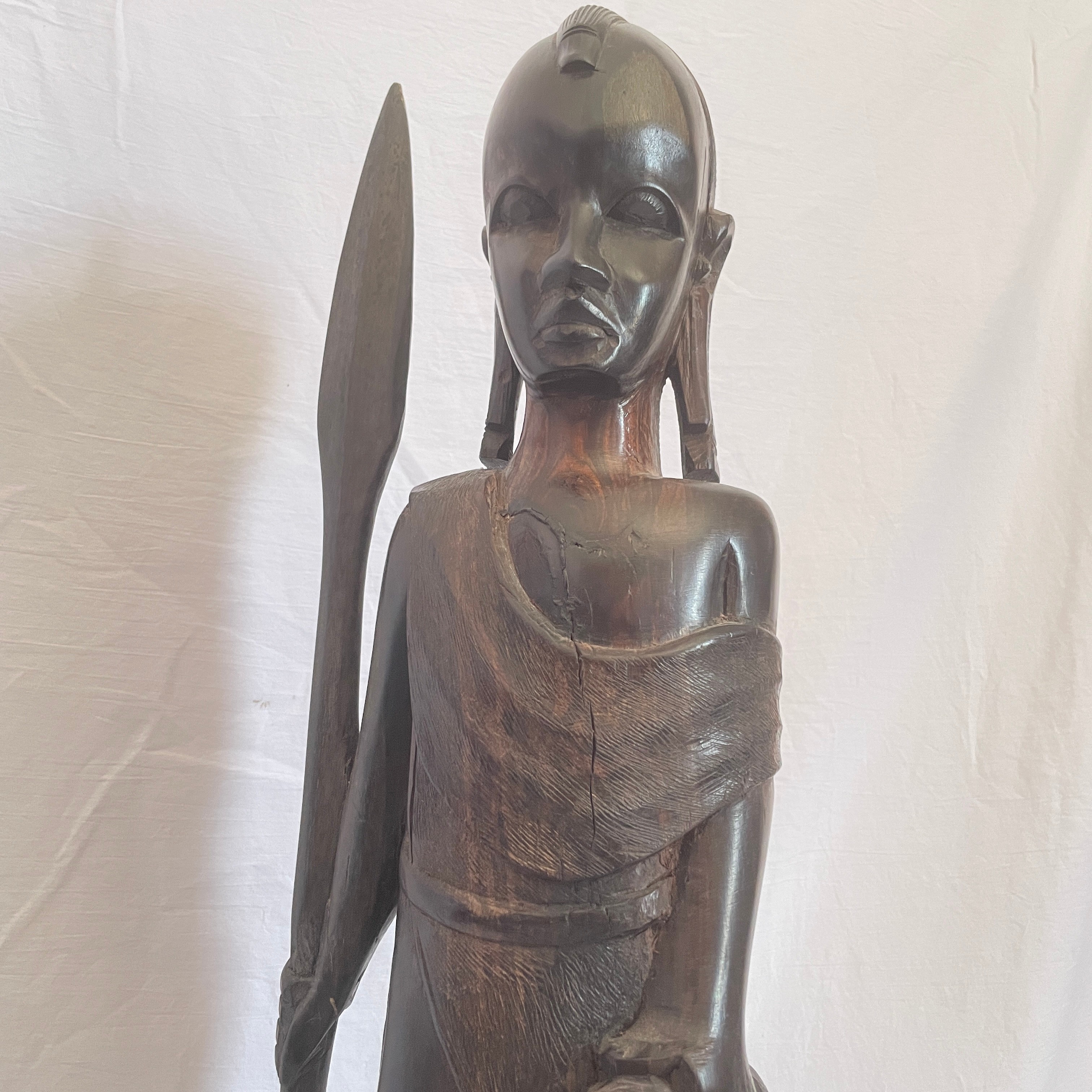 Voir photo 3 de Grande sculpture statut africaine en bois Grande sculpture statut africaine en bois Très bon état reconditionné photo 3