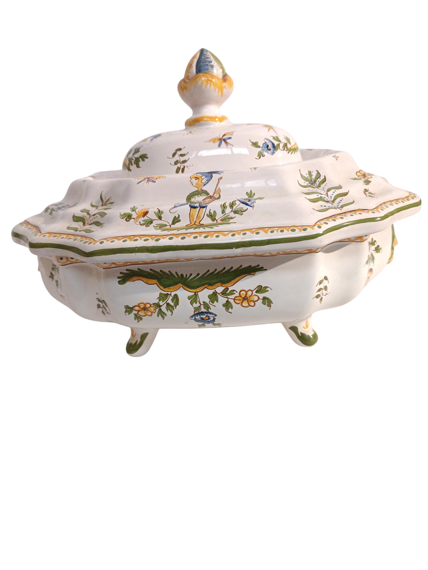 Acheter Grande Soupière en faïence Décor Moustiers Bon état - 19,50 € Grande Soupière en faïence Décor Moustiers Bon état reconditionné disponible sur Label Emmaüs
